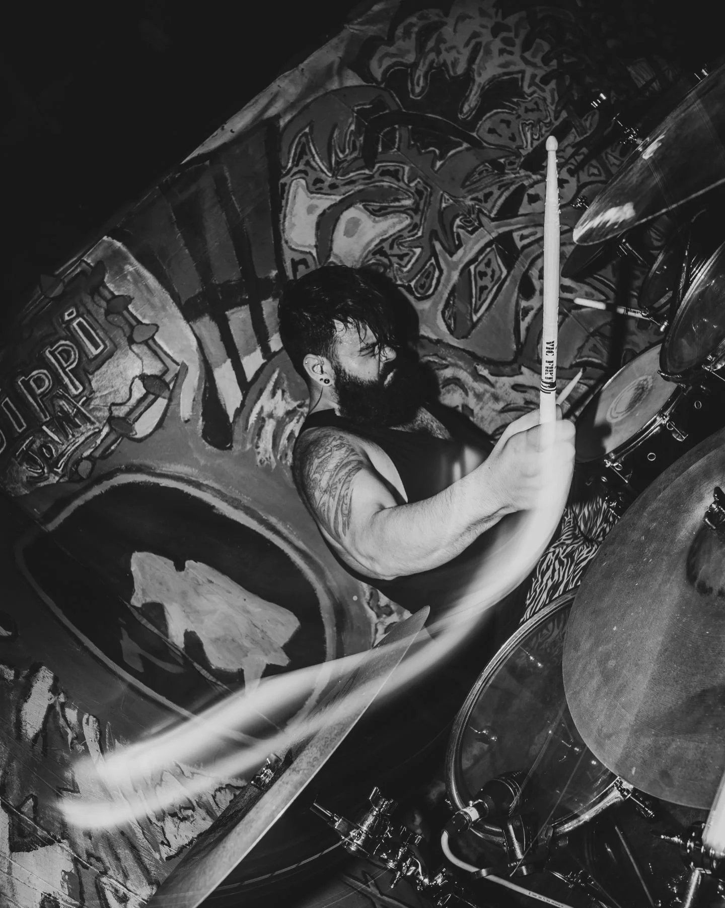 Looking forward to more shows before we kick off the summer!!! Happy fricken MAY!
----
📷: @ashotofbaileysphoto 
----
@dispositionstx #drumstagram #drums #drummer #drumming #drummersofinstagram #drumspassion2
