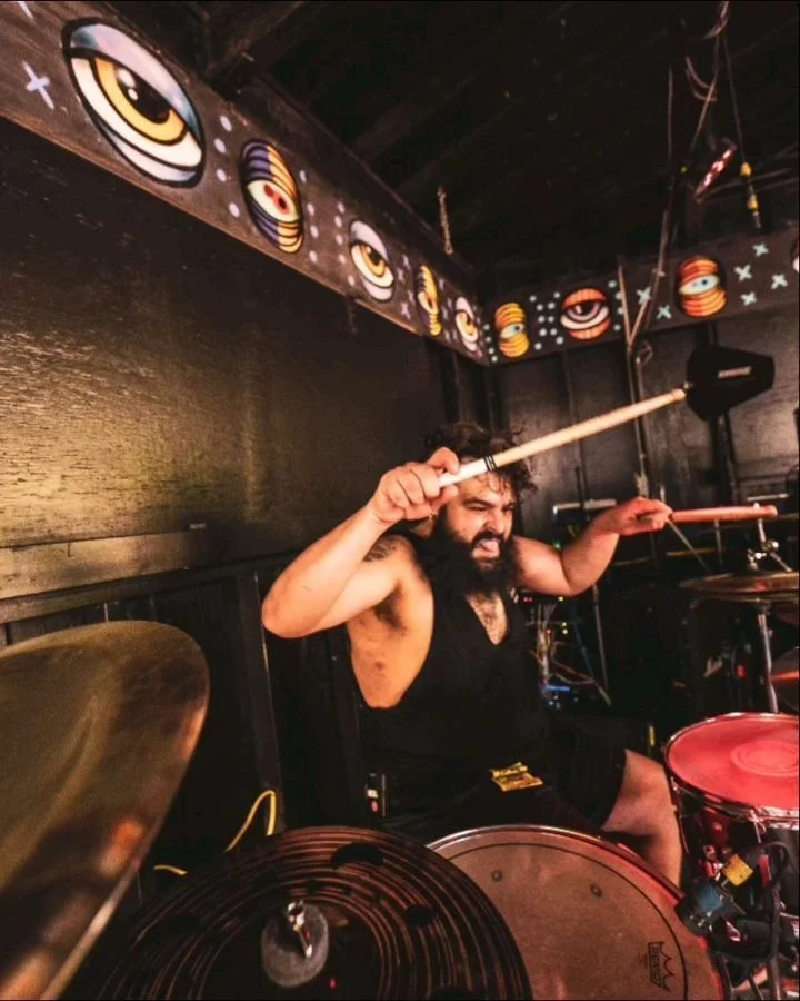 Party ensues as #sowhatfestival @sowhatmusicfest gets KICKED OFF with homies in @lastnightofsolace @lanticblueband @uponaburningbodyofficial AND MORE!
SEE YOU FRIDAY
----
@ashotofbaileysphoto gif cred!
----
@dispositionstx #drums #drummer #drumming #