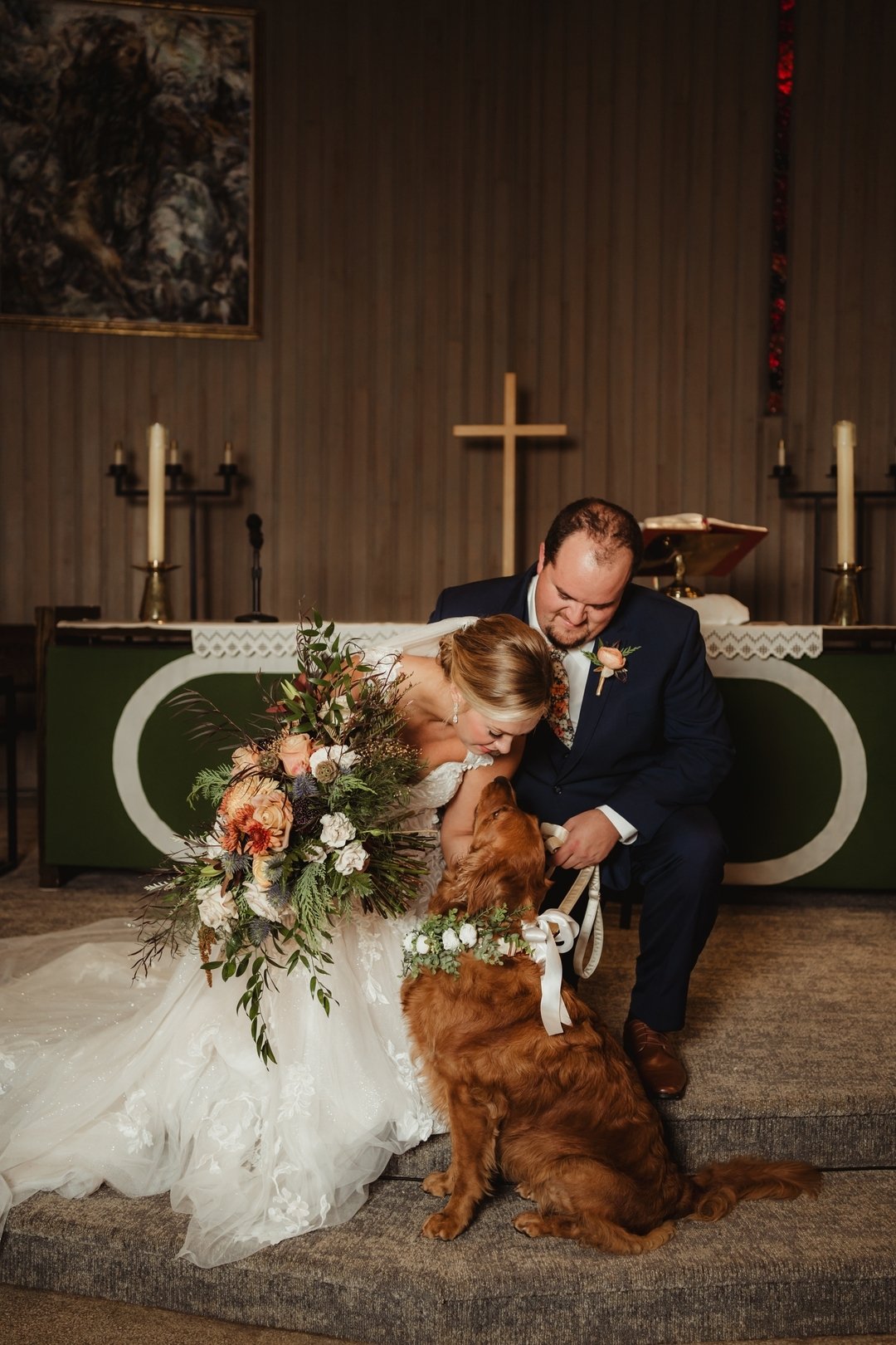 🐾 Bring all your loved ones! 🐾 

Your fuzzy family members can be with you on your wedding day! Walking down the aisle as a ring bearer or inspiring signature cocktails, your pets bring an extra touch of warmth to your special day!

#duluthwedding 