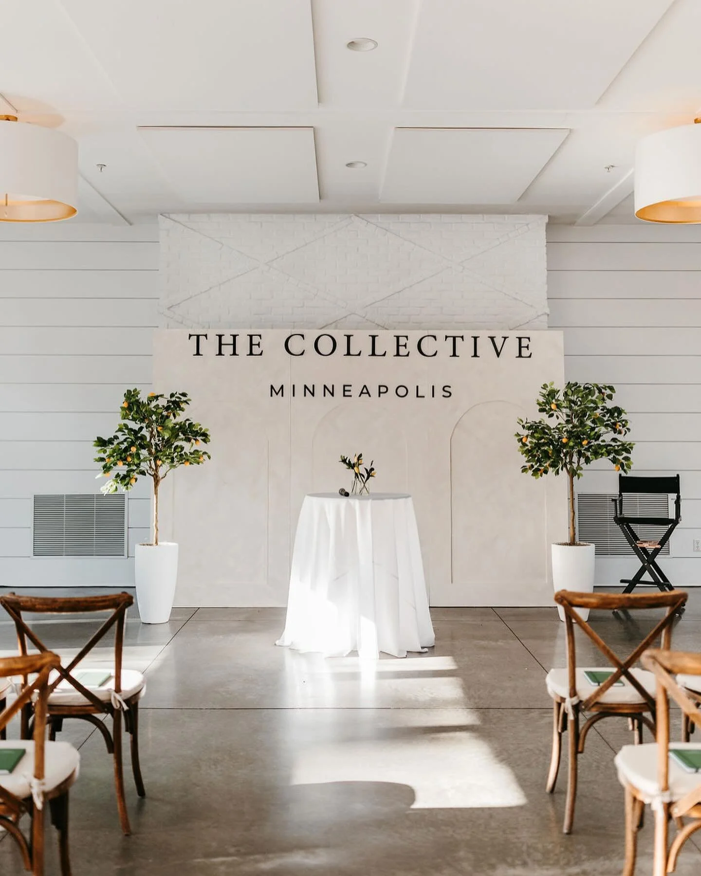 The Art of Mindset + Movement recap part 1 🖤

When the event photos come back and they are STUNNING! Extra love to @morganmanney for capturing event two perfectly! 

THANK YOU to @thehuttonhouse for providing us with the most beautiful canvas to hos