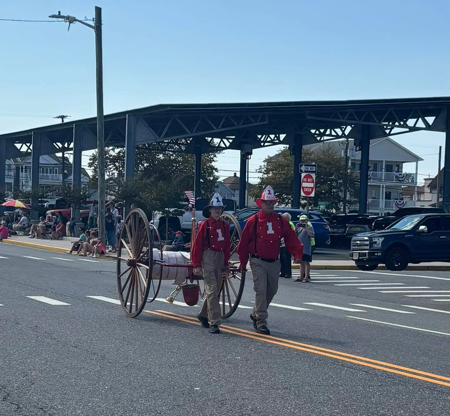 🚒 Congratulations, FF M. Bishop and his son!
At this year&rsquo;s NJ State Firemen&rsquo;s Convention Parade, FF M. Bishop and his son took home the award for Best Appearing Hand-Drawn Cart with his fully restored hose cart. 🏆✨