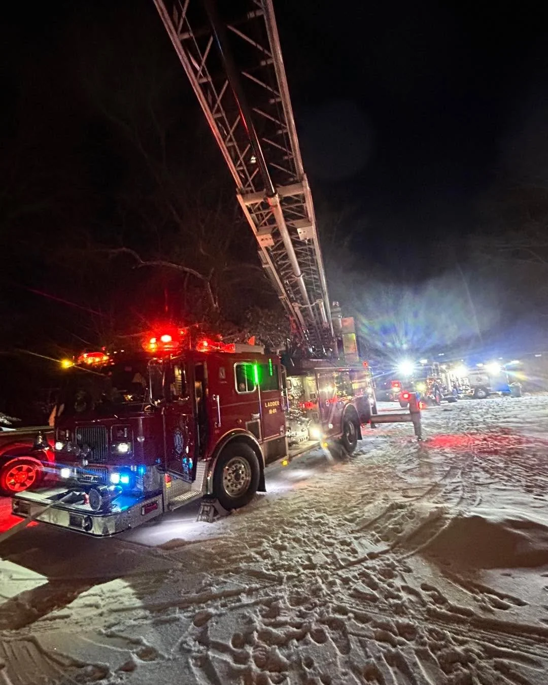 Saturday night around 8:20 PM, Ladder 18 responded to assist Califon Fire Company with a reported chimney fire in Tewksbury Township. Fire was found extending into the floor and wall areas upon arrival. 🚒🔥
