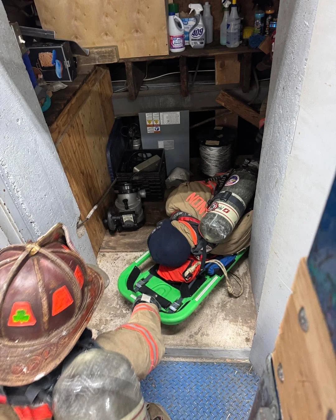 Last night members trained on forcible entry, hose line advancement, and RIT operations.
Training never stops. 🚒🔥