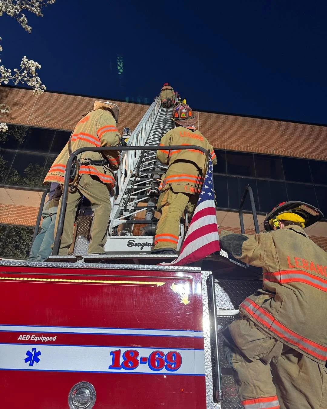 📸 Some shots from our recent ladder operations training. 🚒