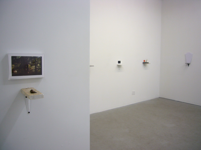 03 SuchStuff installation view_corner.png