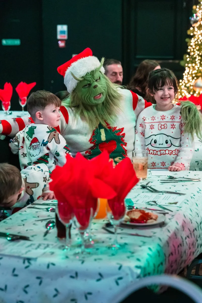 santa_grinch_carvery_003.jpg