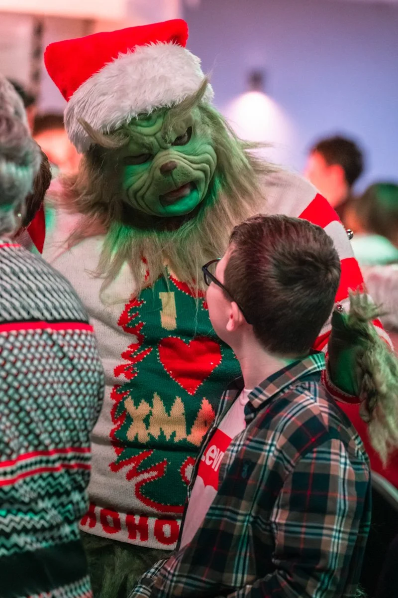 santa_grinch_carvery_007.jpg