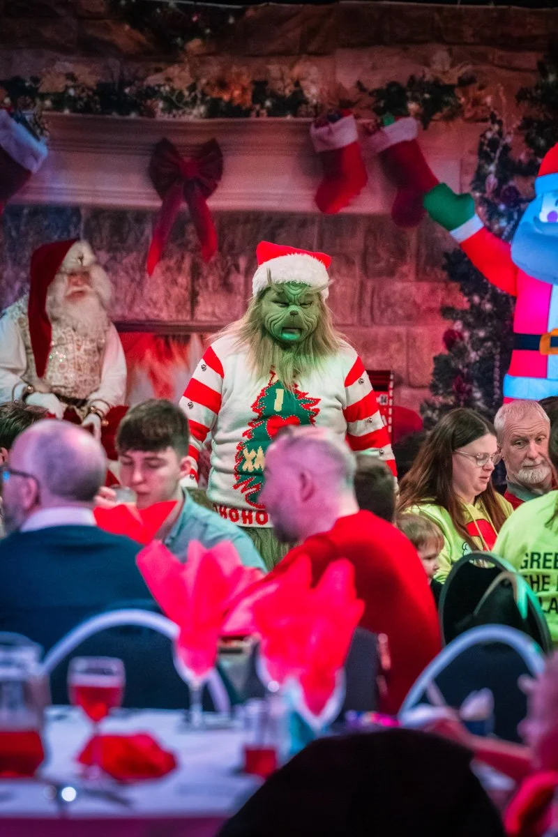 santa_grinch_carvery_008.jpg