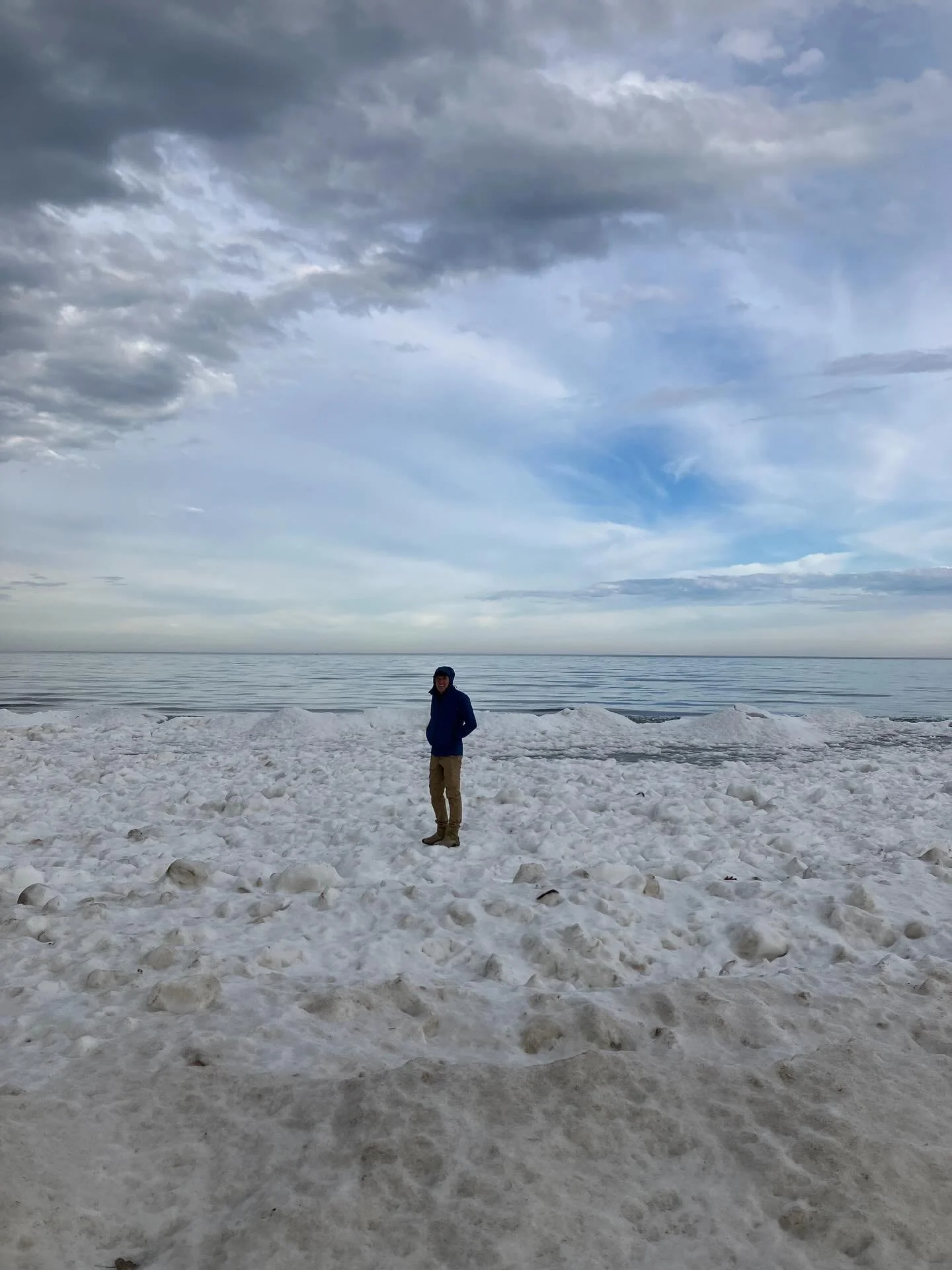 I&rsquo;m taking December off&hellip;a much-needed break from restructuring #thenightofthewhales to fully enjoy the holiday season and winter (which I love!). In between wrapping presents and decorating, @robertgskinner and I took Cooper for a walk o