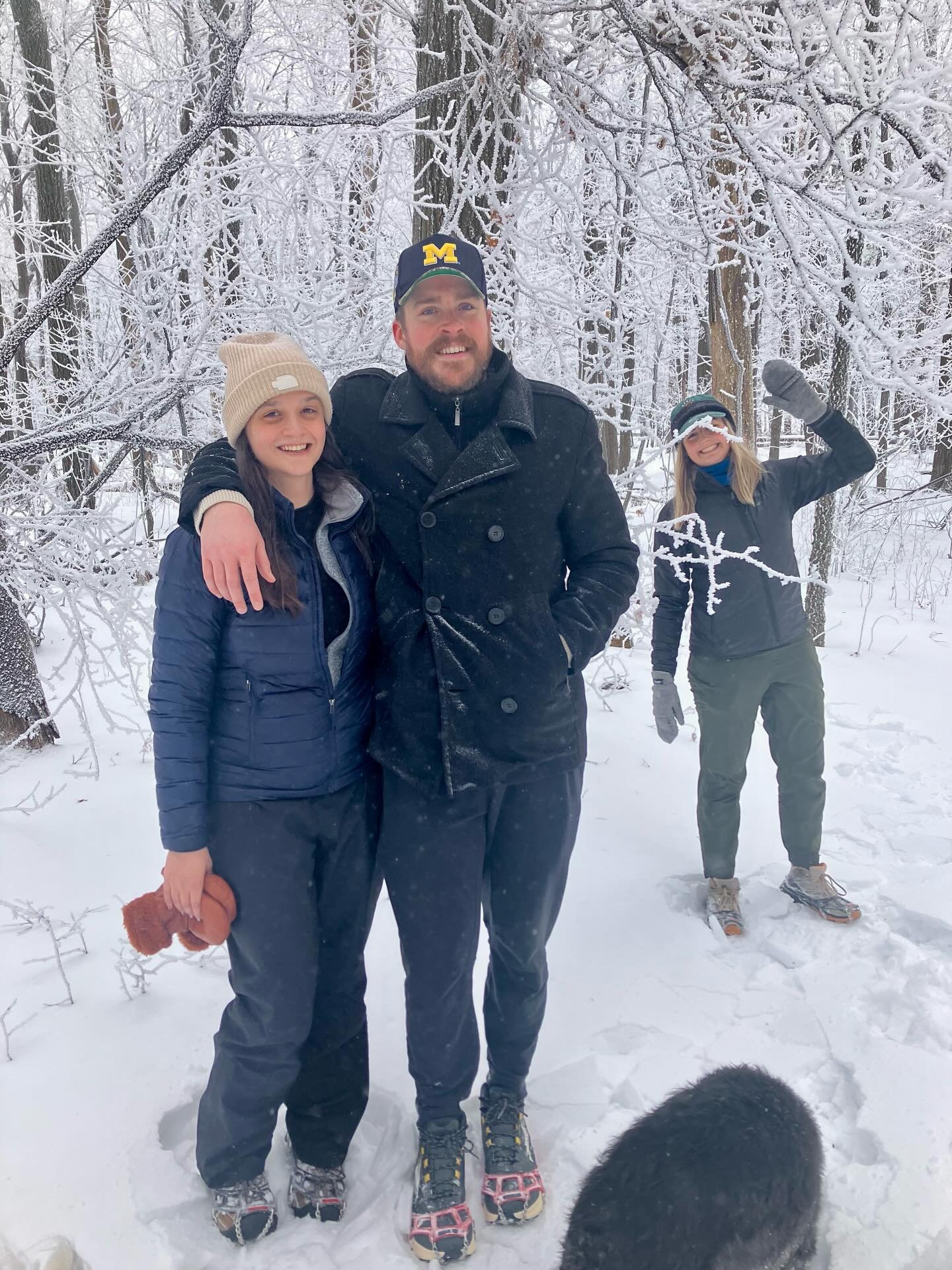 A few of us let winter work her frosty magic yesterday. 💙Wonderful hike along the Finger Lakes Trail, followed by burgers and beer @lockstockbristol . Cold, snowy days have a way of making me feel so warm and inspired. 🥰
#roc #writer