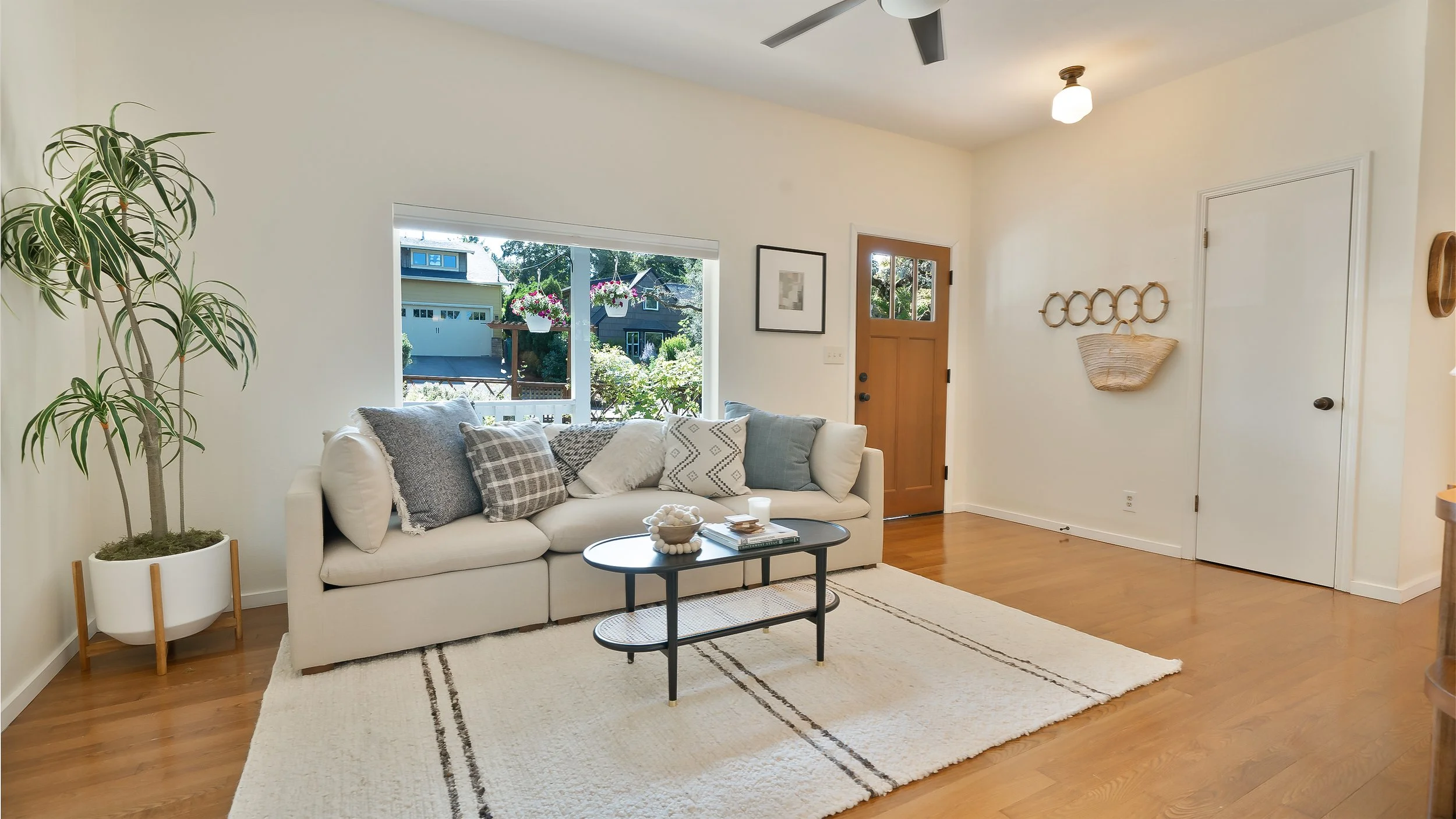 7235-SW-54_Interior_Living_1.jpg