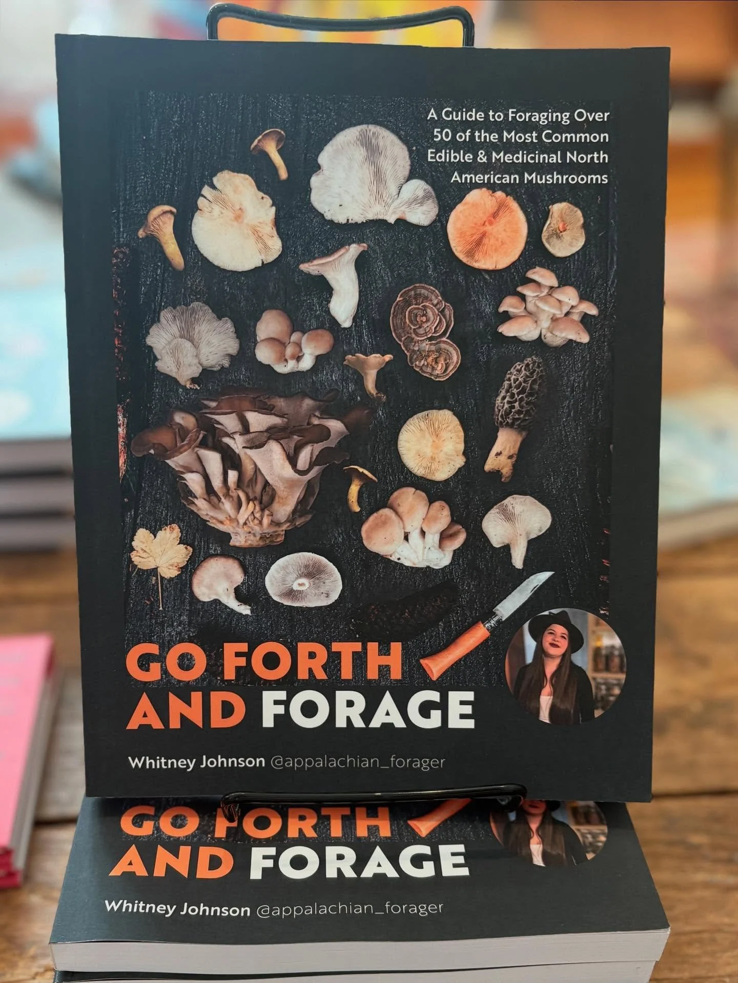 🍄&zwj;🟫LOOK WHAT WE HAVE IN STOCK!🍄&zwj;🟫 
Many of you are probably already familiar with Whitney @appalachian_forager but we&rsquo;re late to the party. And man, we&rsquo;ve been missing out! This gal is a hoot, and a very knowledgeable hoot as 