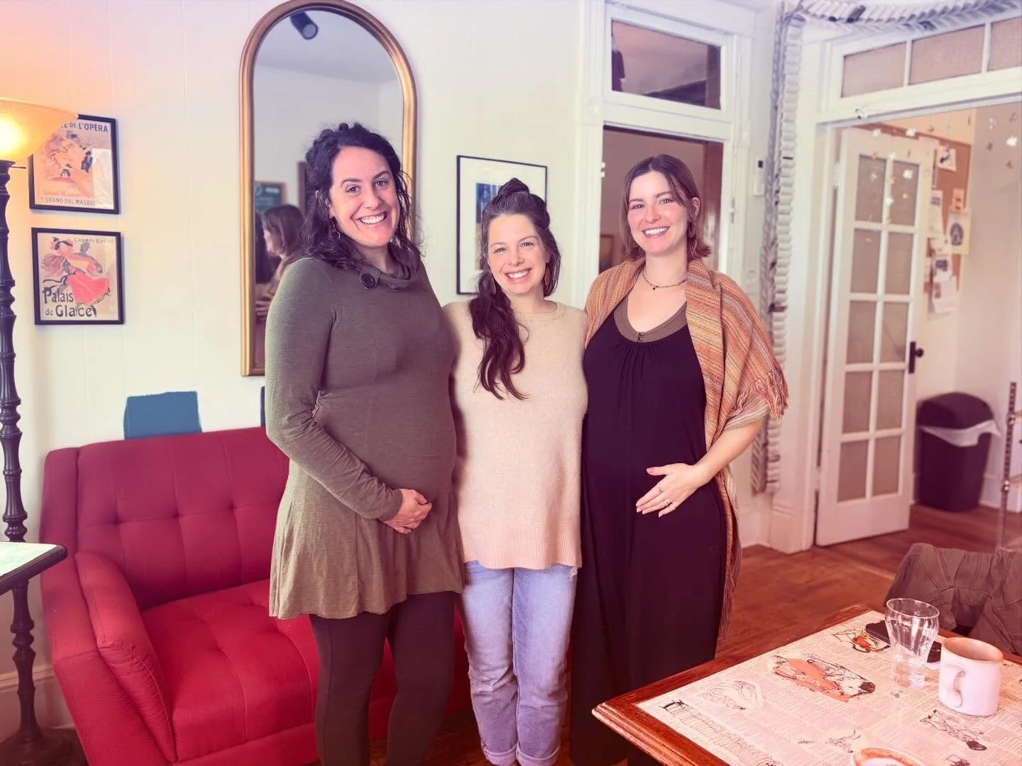 Here&rsquo;s a little trivia for you to start your week: how many beautiful people are in this photo?