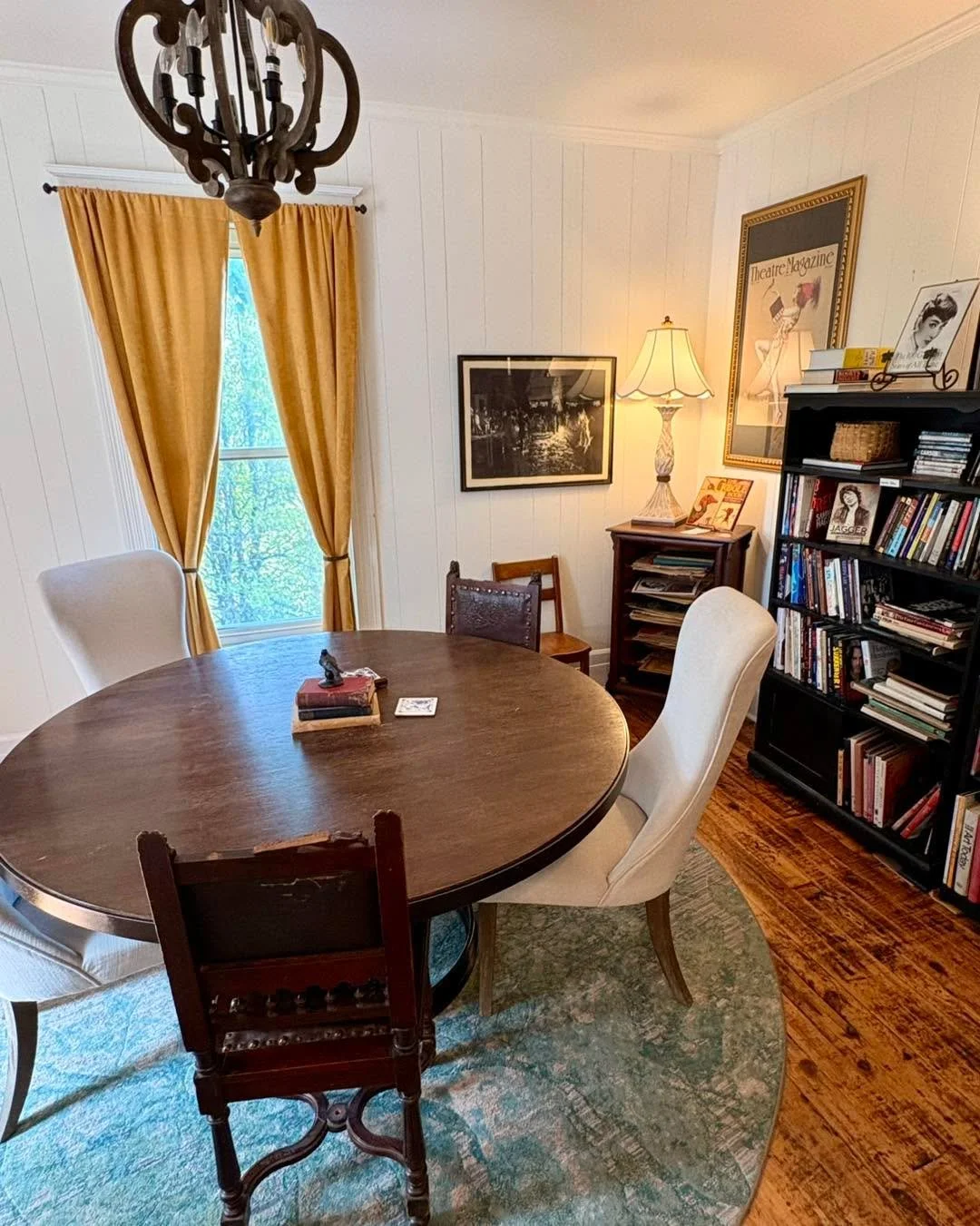 Looking for a small and cozy space for meeting? We call this space upstairs The Nest and it&rsquo;s available for rent! 

Reach out about our offerings. We&rsquo;d love to have you!