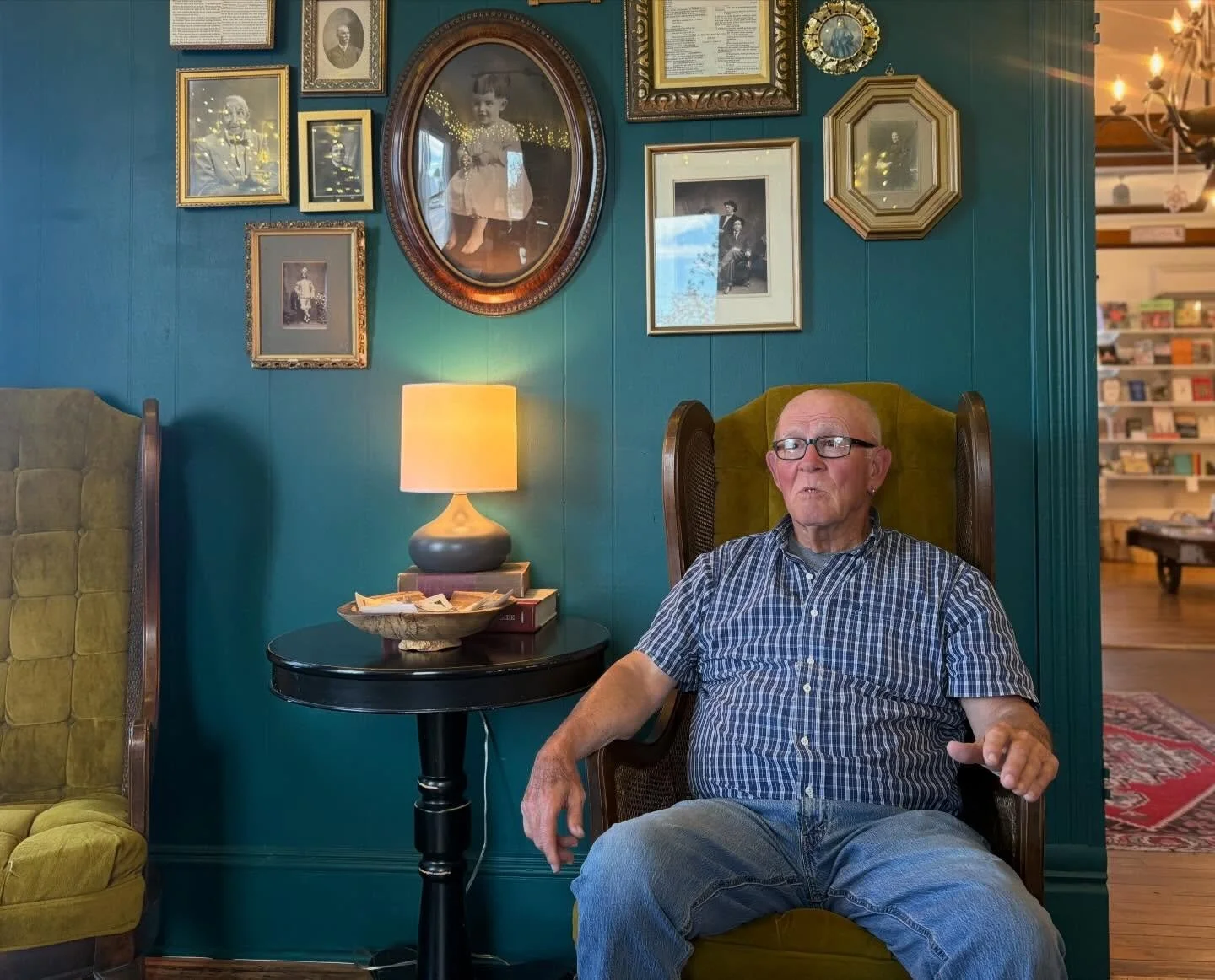 We love our visits with Mike. He is a deep thinker, avid reader, and friend to all. He is always ready for good conversation so if you&rsquo;re lucky enough to catch him here or out in town say hello!
#independentbookstore #community #friendship #vis