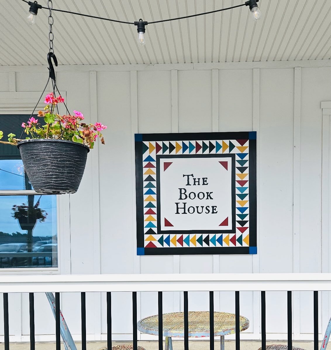 The Book House glowup! Don&rsquo;t you just love our new barn quilt sign?! It was hand-painted by co-owner, Kim Dulaney. Come check it out today and grab one of our delicious &lsquo;School&rsquo;s Out&rsquo; Latte on ice!