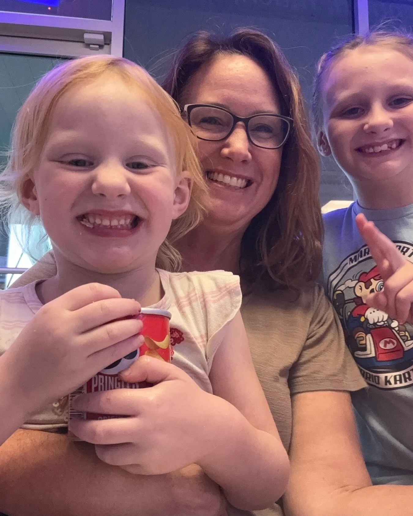 Quick lunch break with the grandkids Pizzano&rsquo;s, then back to the studio! #yum #pizza #love #ami #holmesbeach