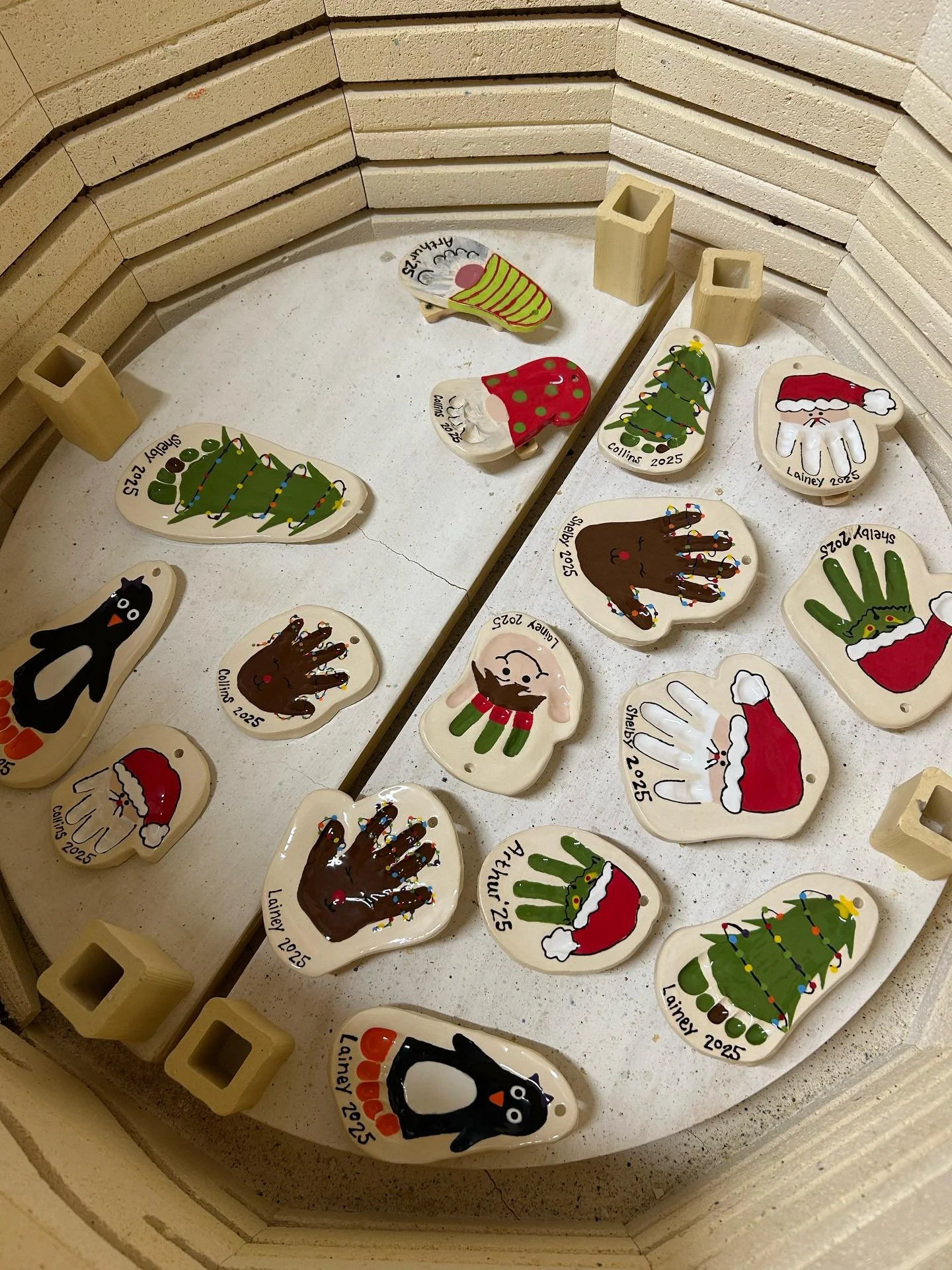 Little hands, festive plans 🫶 the studio is full of tiny handprints as we finish up hand made ornaments!🎄🎁 #PYOP #distractionsartstudio #pottery