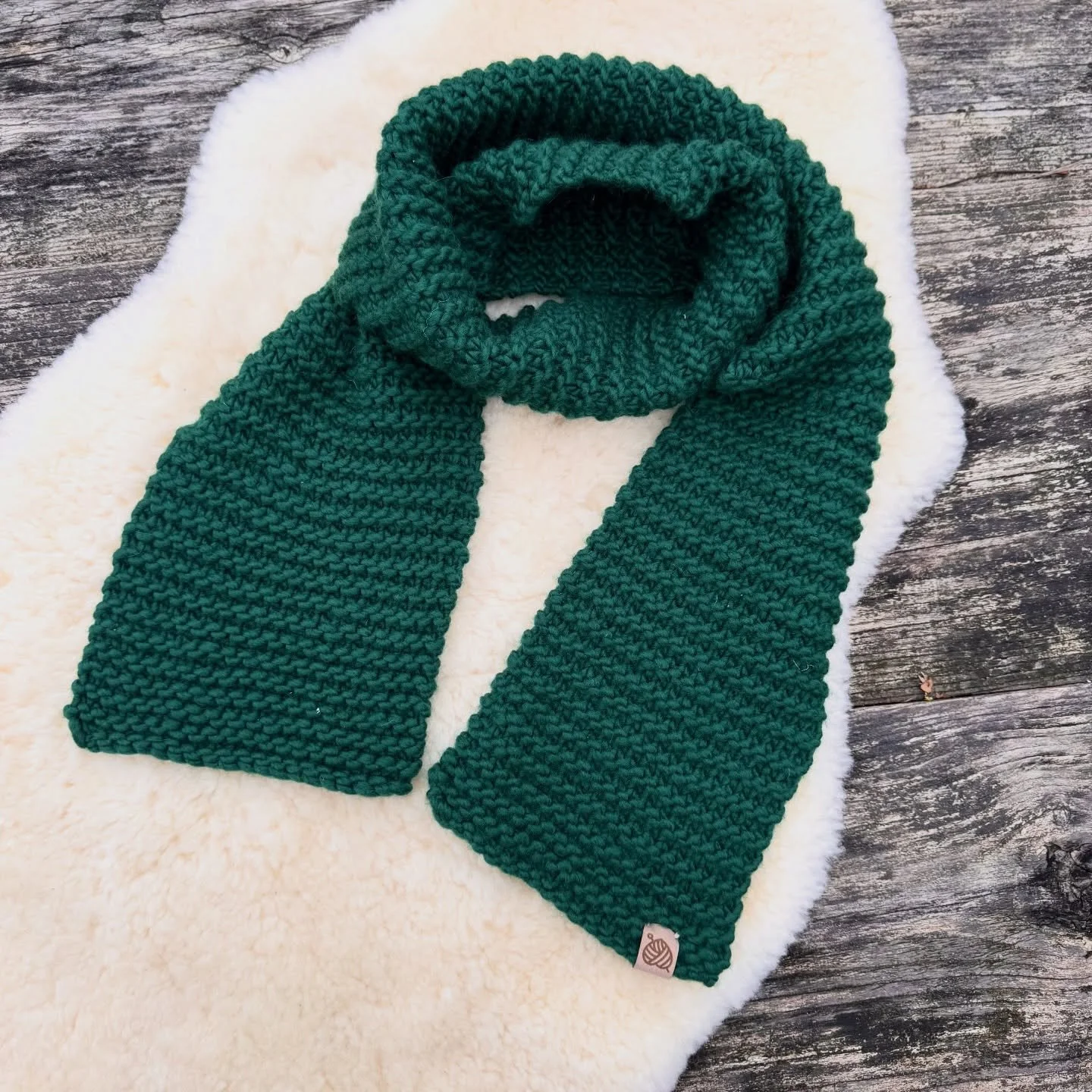 This snuggly scarf was a custom order for our dear friend @hartelman68 💚

She loved the yarn and style of the Amma Snuggly Cowl, but wanted it to be a loose scarf instead of the circular (cowl) model. So we adapted it for her and here is the result 