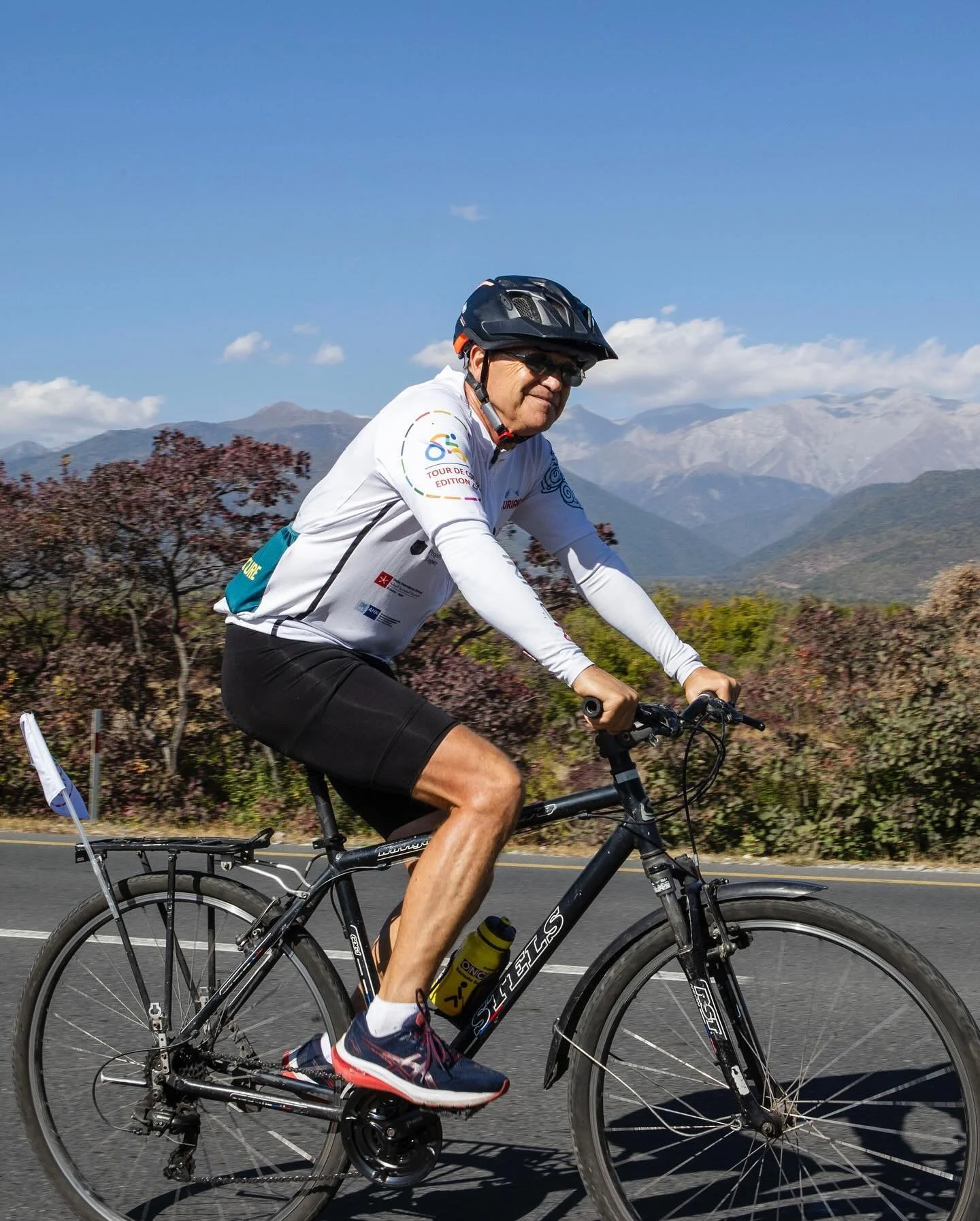 Cycling through the stunning landscapes of Azerbaijan as we near our destination. Every mile brings us closer to our goal! 🚴&zwj;♂️🌄 

#TOURDECOP29
#AHKazerbaijan
#Bakuriani
#CityandSeaTravelCairo
#DEOCairo
#DWVTiflis
#EuropeanGeorgianBusinessCounc