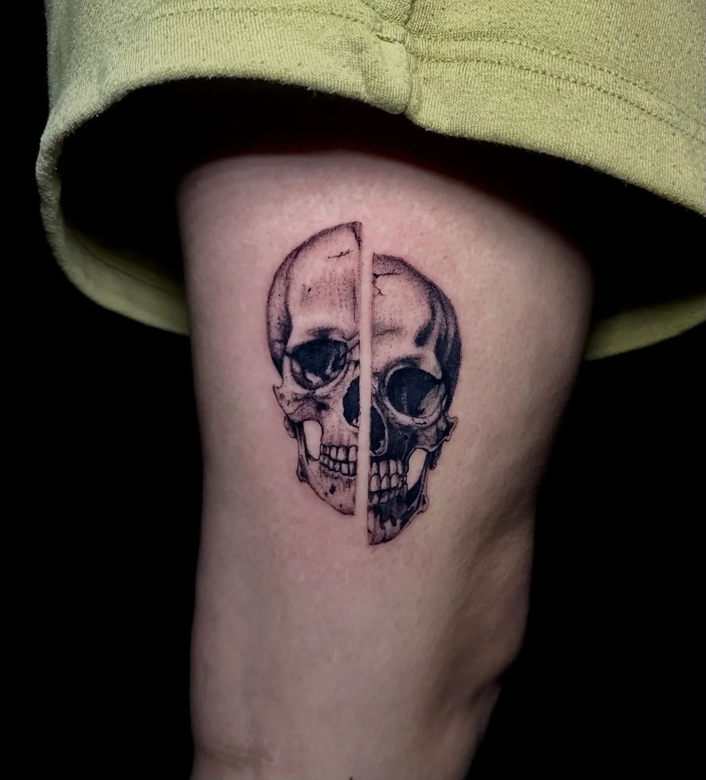 “Split Decision” skull in black and grey. I was honored to tattoo this piece on @7thhousetattoos she is an extremely talented and dedicated tattoo artist. Everyone should go follow her work! 
.
.
#slctattooartist #slctattoo #utahtattooart