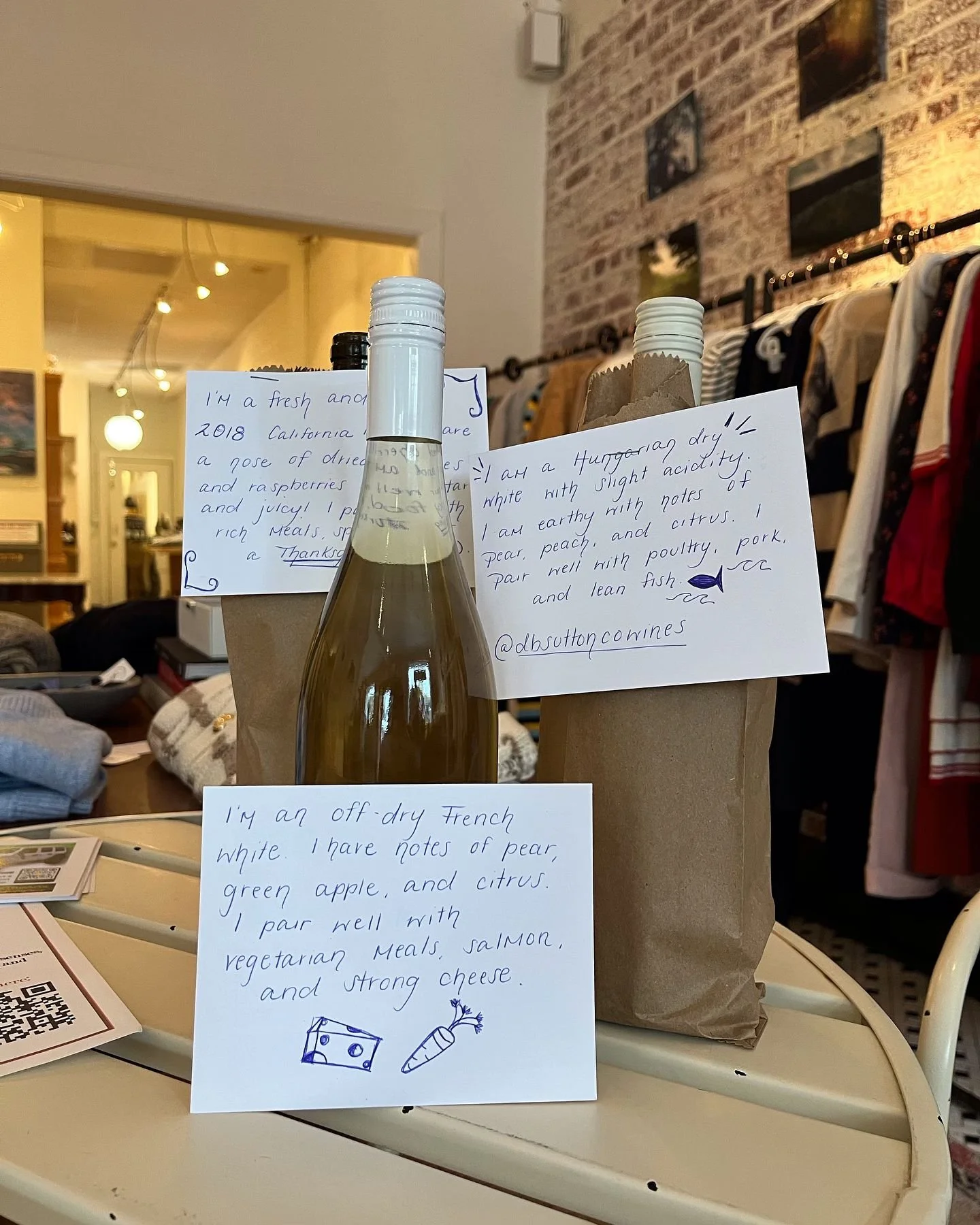 As cuffing season approaches🥶, ditch Tinder for a blind date with one of our bottles ;)🍾
Open up a surprise with some clues from our staff, perfect for those of us who have a hard time choosing! 
#wineshop #winestore #smallbusiness #localwineshop
