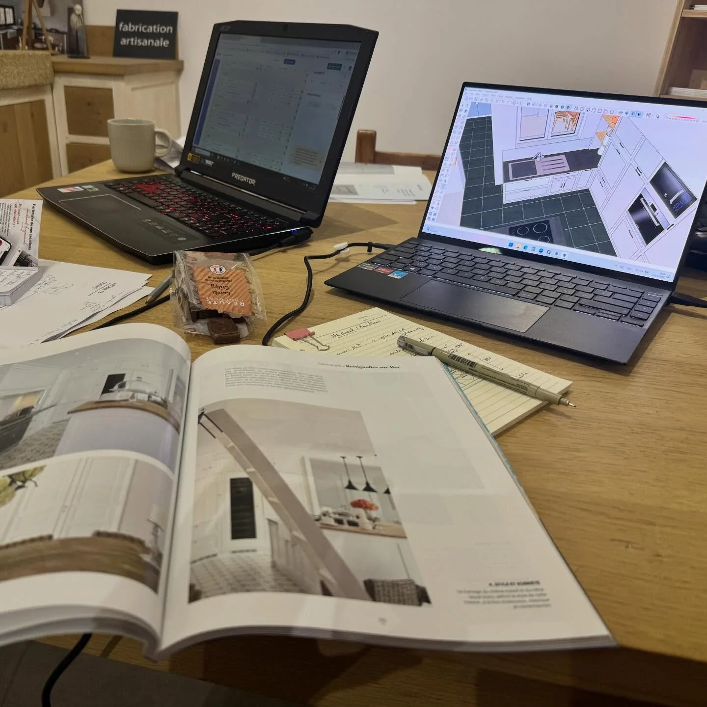 Pr&eacute;paration d&rsquo;une r&eacute;novation de cuisine avec fa&ccedil;ades neuves, en r&eacute;-emploi de la structure existante et des plans de travail.

On pourrait croire que c&rsquo;est plus simple &agrave; concevoir &mdash; &laquo; y&rsquo;