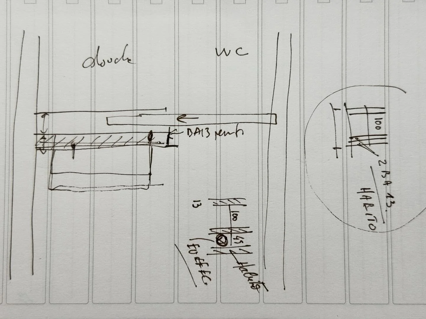 Les croquis pour d&eacute;battre des diff&eacute;rentes options de fixer un meuble suspendu sur une cloison avec porte &agrave; galandage juste derri&egrave;re le meuble. 🤍