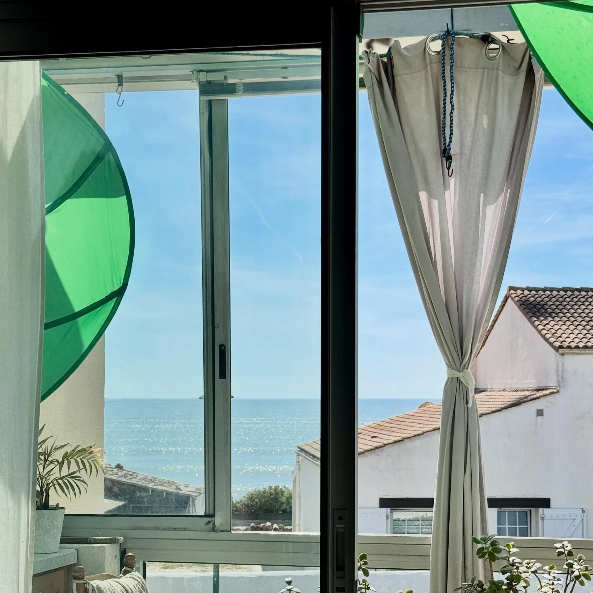 Un nouveau projet a d&eacute;marr&eacute; &agrave; Longeville-sur-Mer 🌊

Pour ce projet HORIZON, l&rsquo;objectif est de r&eacute;-imaginer enti&egrave;rement l&rsquo;entr&eacute;e et la cuisine d&rsquo;un appartement avec vue mer pour cr&eacute;er 
