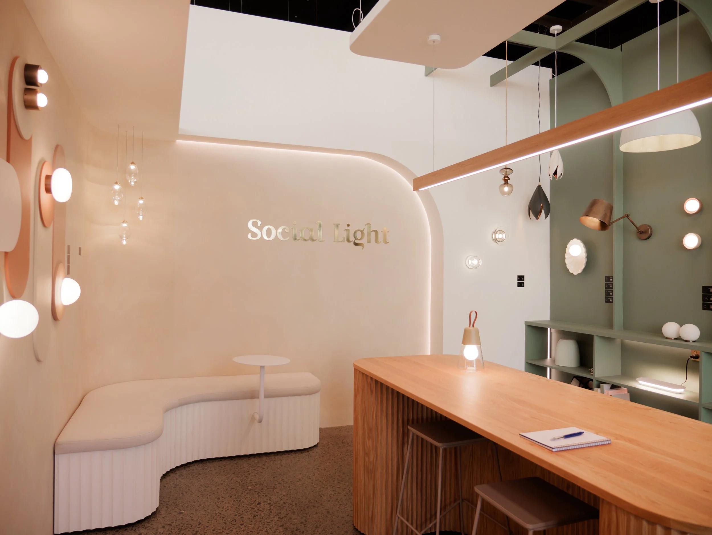 Showroom 222: Social Light