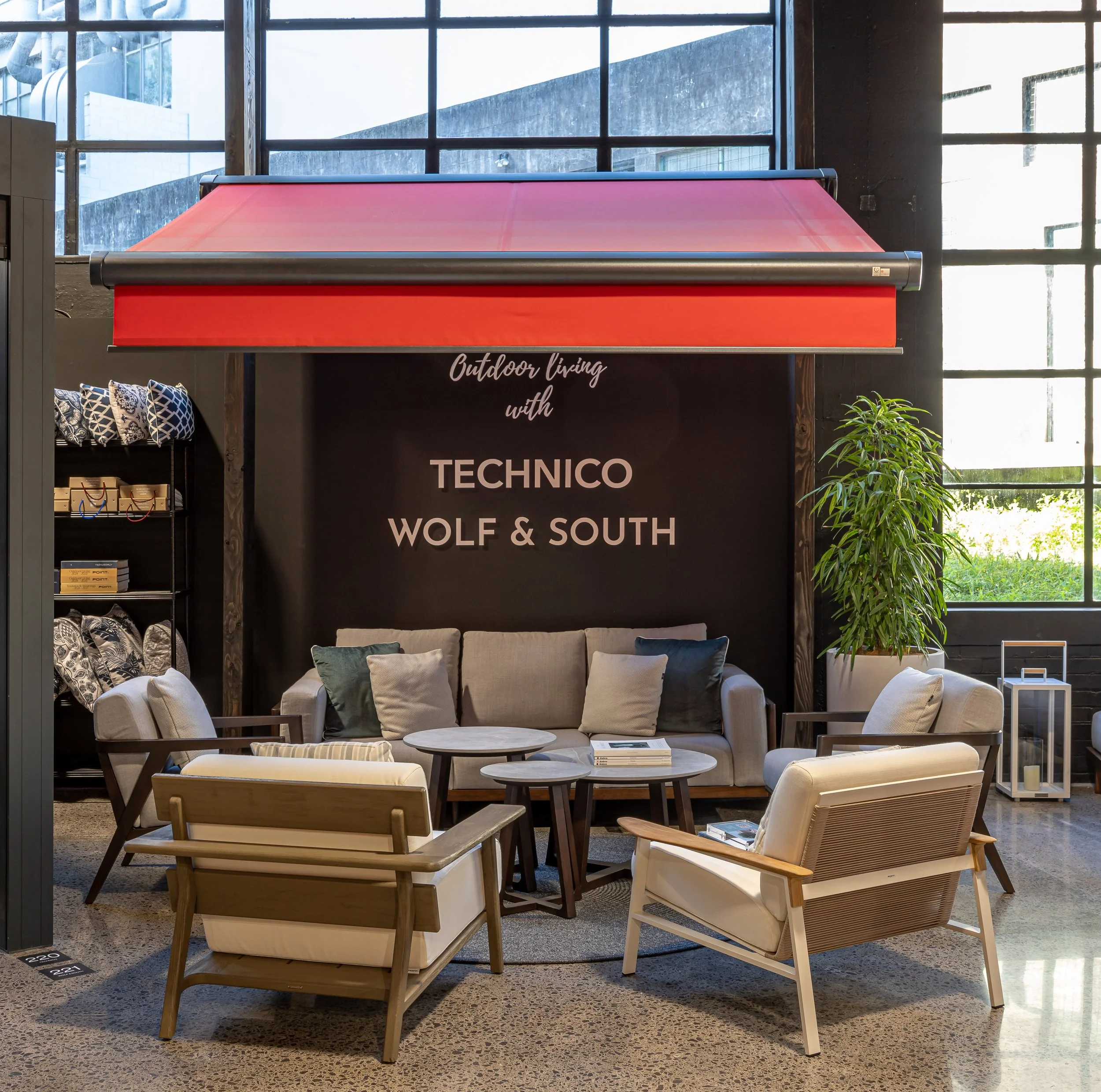 Showroom 220: Technico