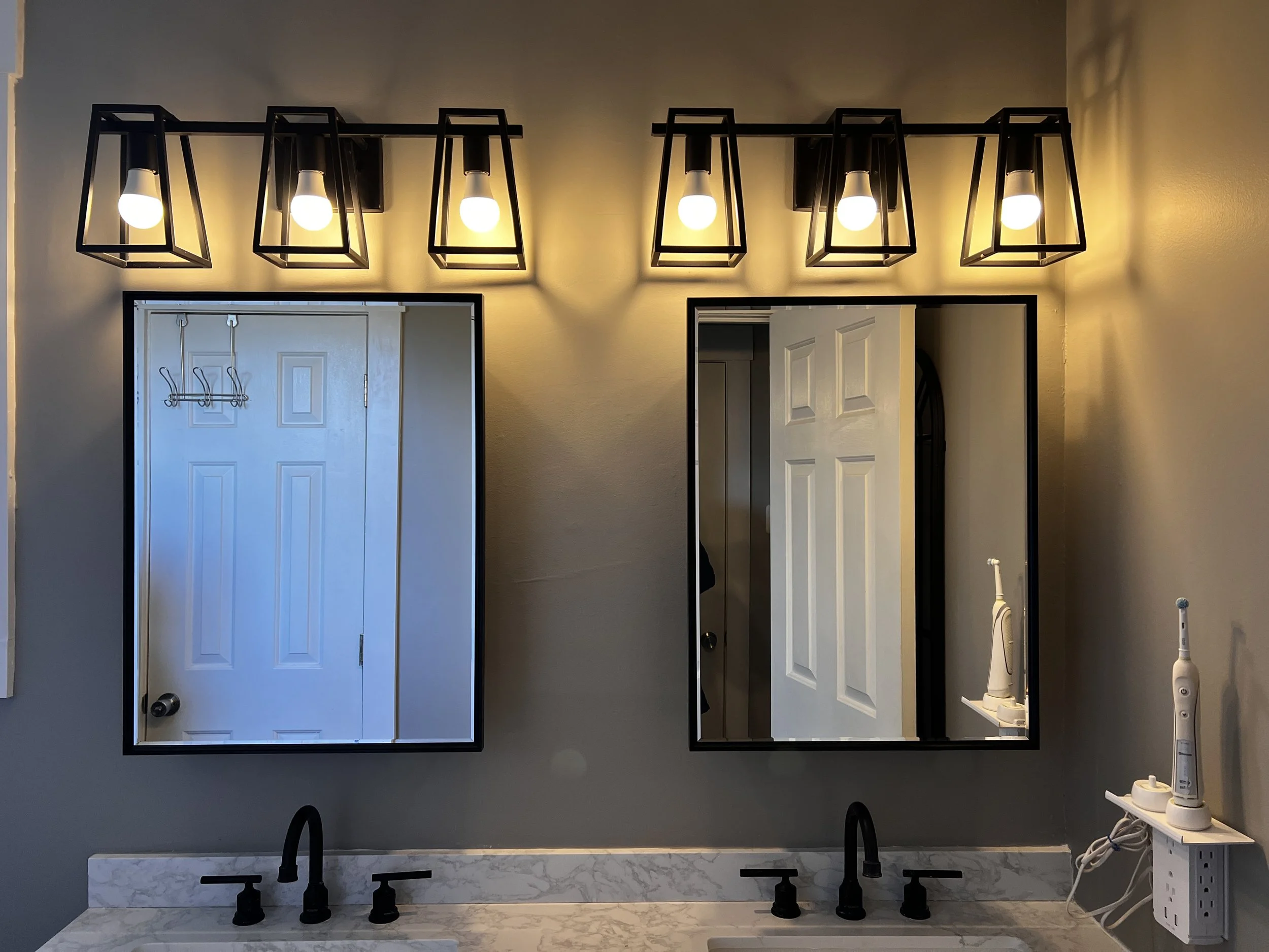 Mirrors & Vanity (Crawford).JPG