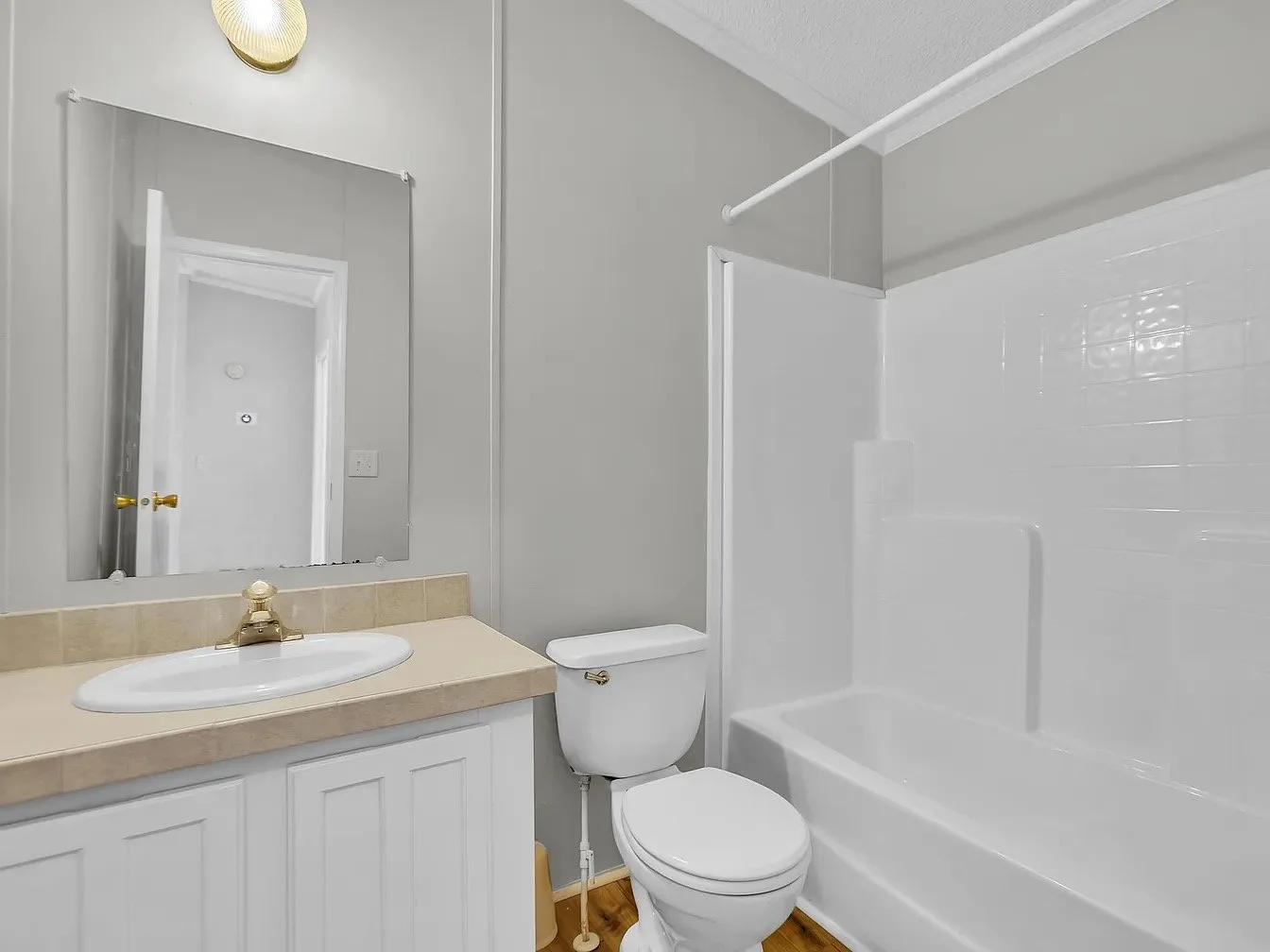 Bathroom (Muench).JPEG