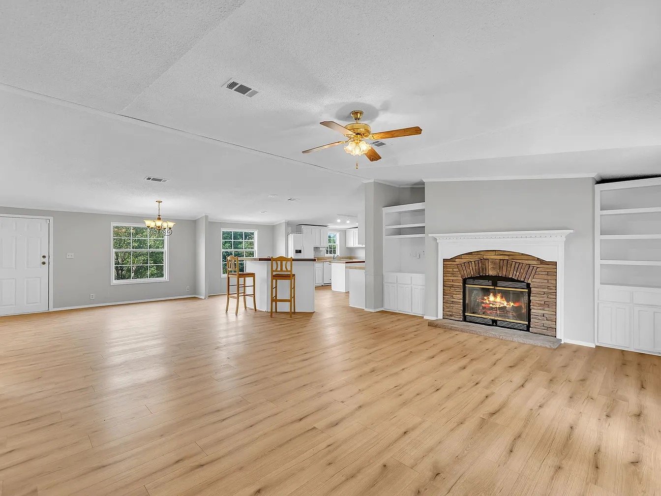 Living Room & Kitchen (Muench).JPEG