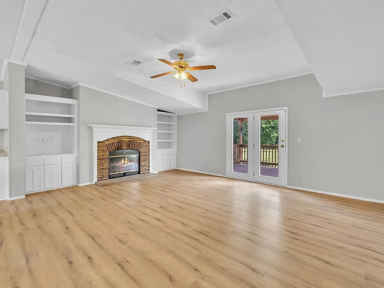 Living Room 2 (Muench).JPEG