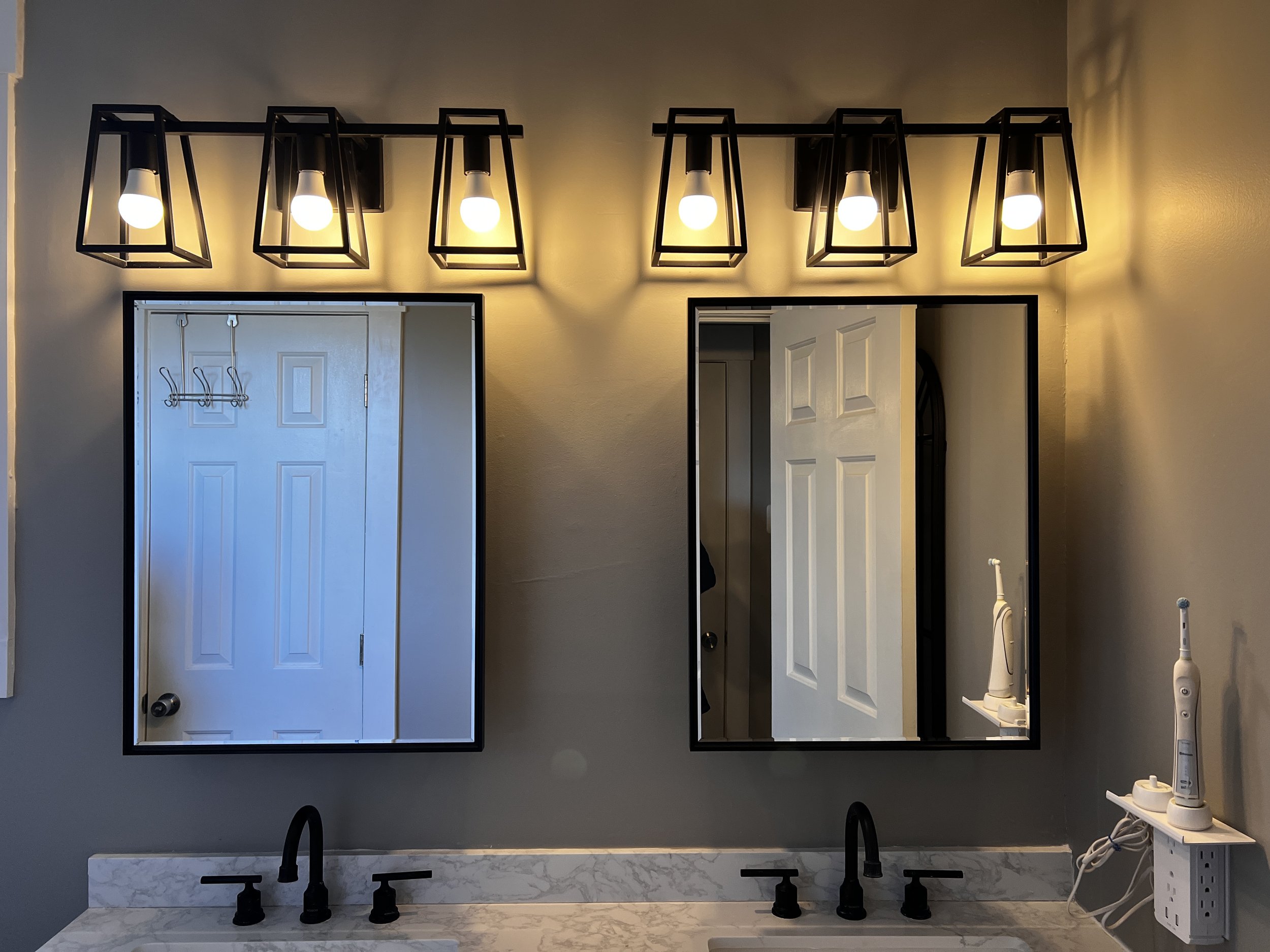 Mirrors & Vanity (Crawford).JPG