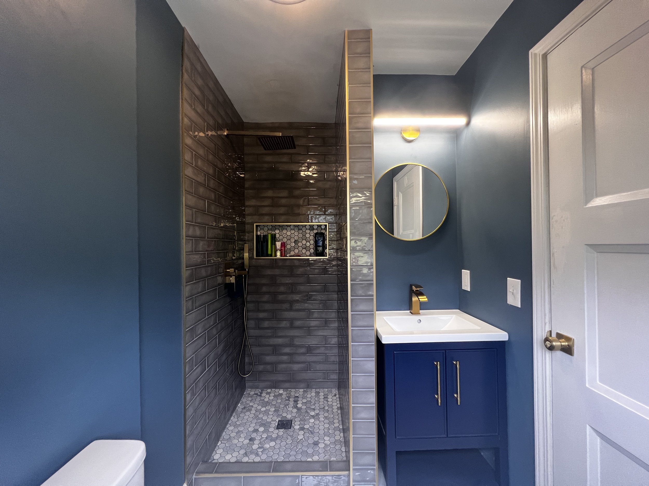 Blue Bathroom After 4 (Slaughter).JPG