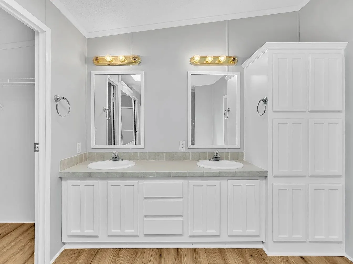 Bathroom Vanity (Muench).JPEG