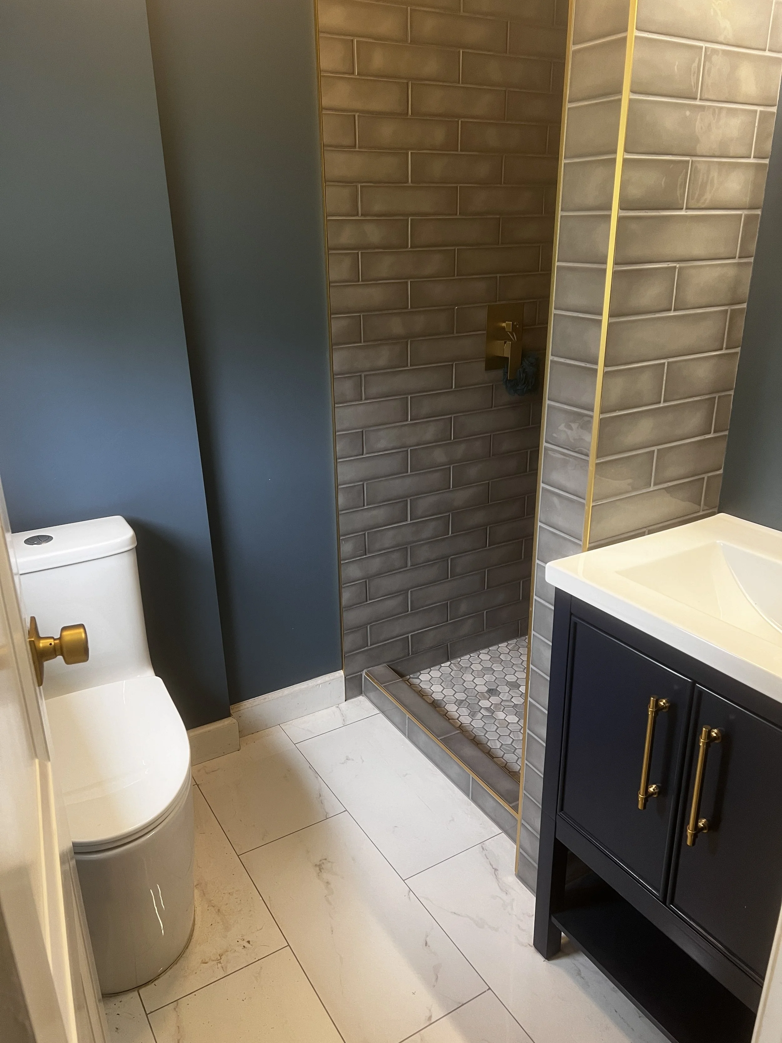 Blue Bathroom After 2 (Slaughter).JPG