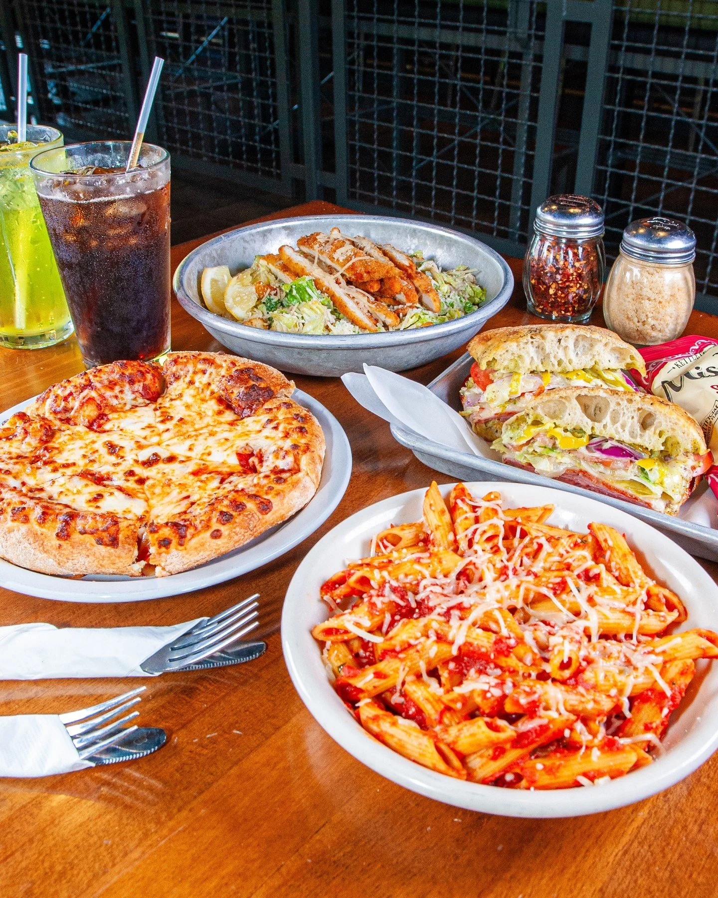 No cooking, no problem! Mondays are made for pizza and happy kiddos. Kids Eat Free every Monday through October 1.⁠
⁠
Kids 12 and under score a free meal with the purchase of any entr&eacute;e.⁠
Dine-in only. Not valid with other offers.