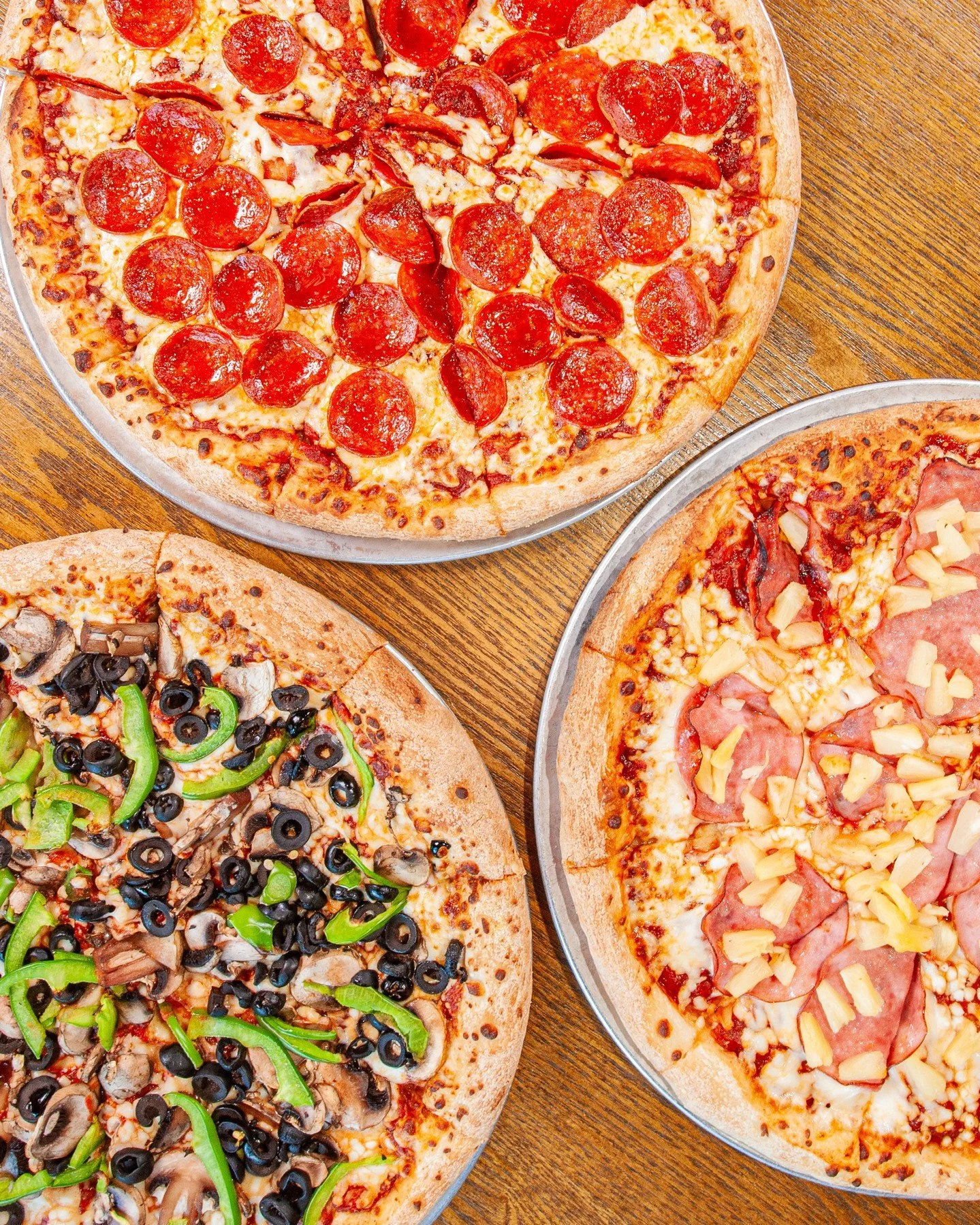 The 1-2-3 Deal is here!⁠
⁠
Large 1-topping: $17⁠
Large 2-topping: $19⁠
Large 3-topping: $21⁠
⁠
Easy as pizza pie! 🍕
