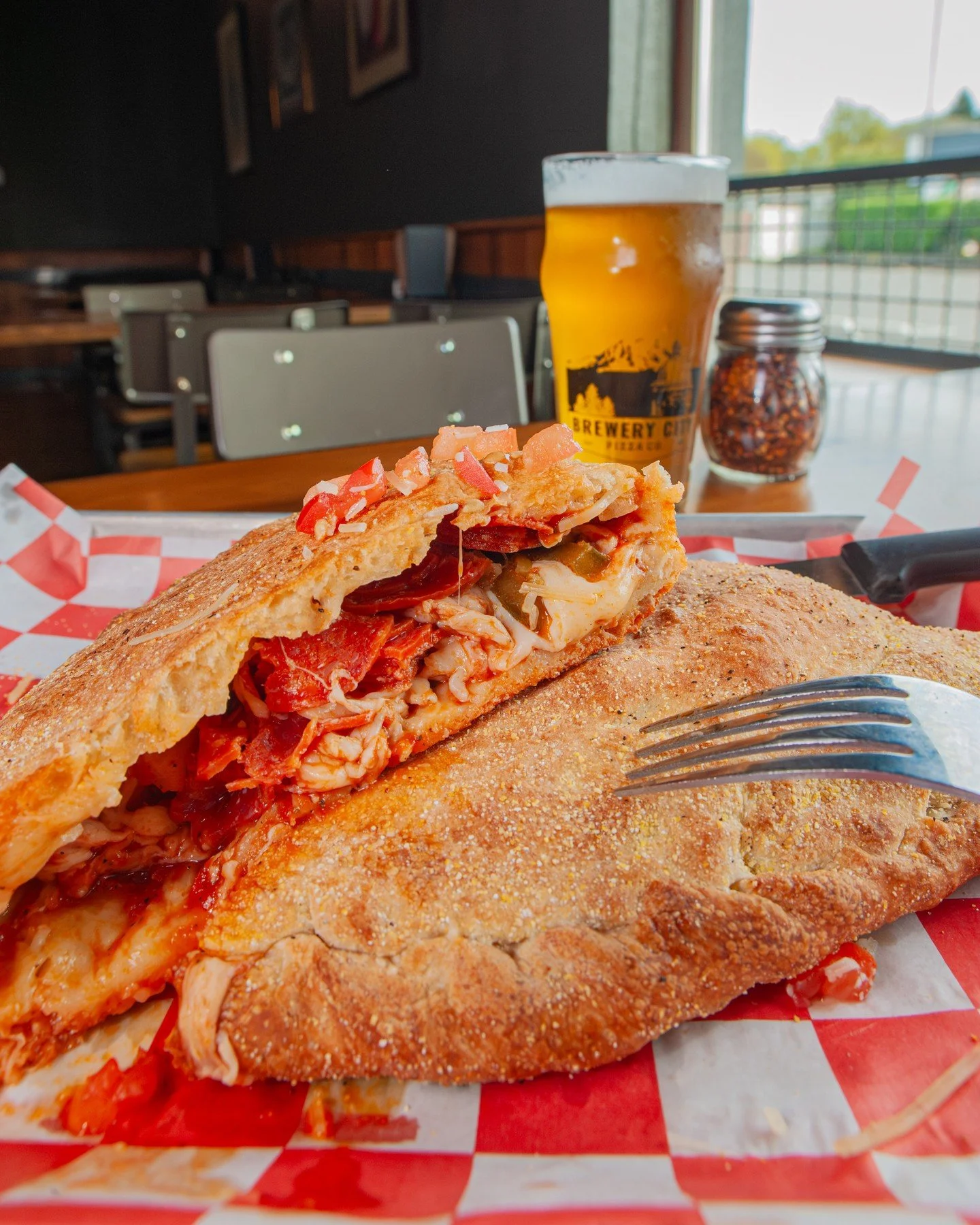 Fill up for the day with our Create Your Own Calzone lunch special! ⁠
⁠
Choose original or thin crust and three toppings. It comes with a fountain soda, too, all for $14! ⁠
⁠
Upgrade your drink to wine or a beer for $5 🍻