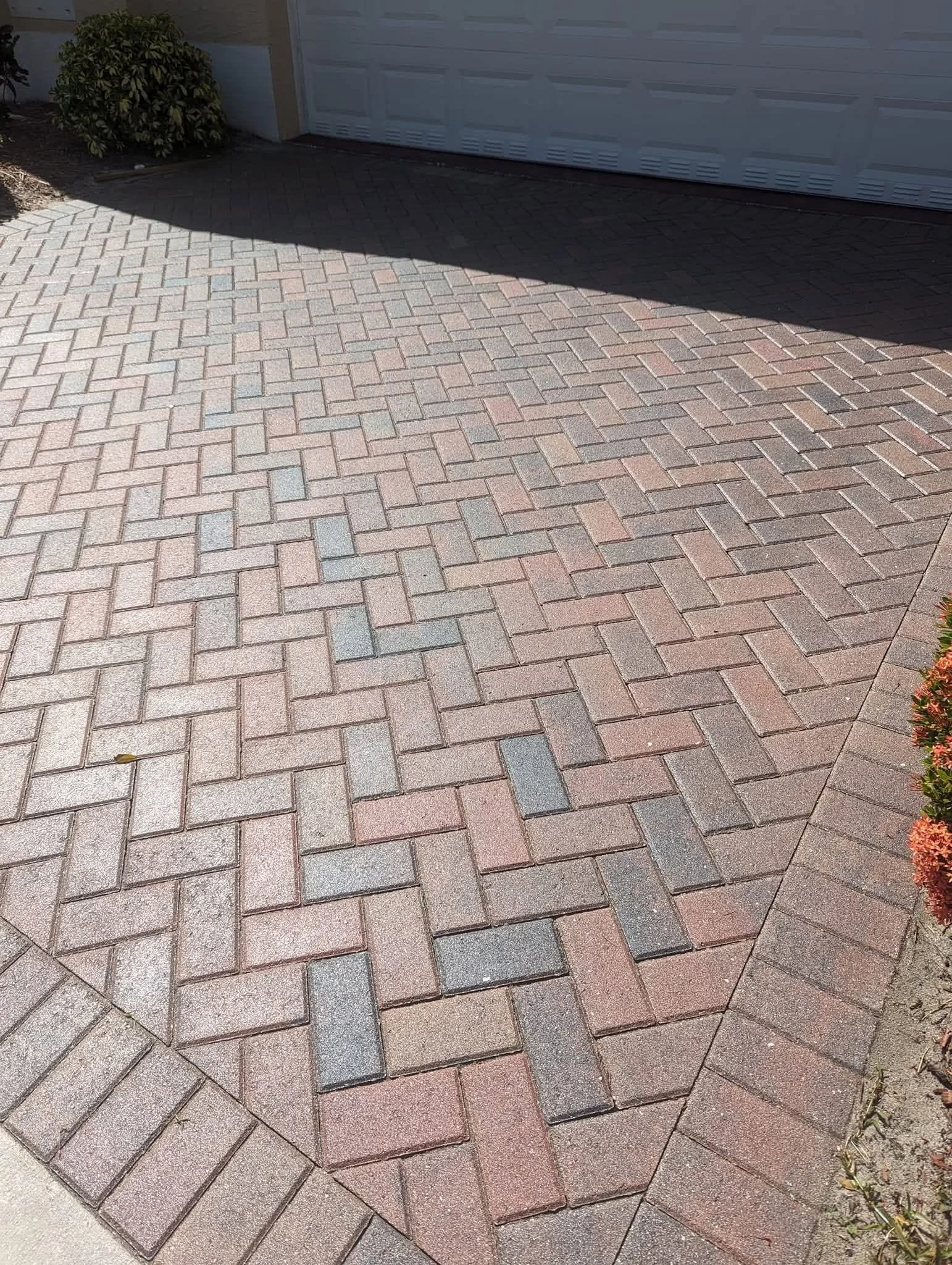 Paver Cleaning & Sealing