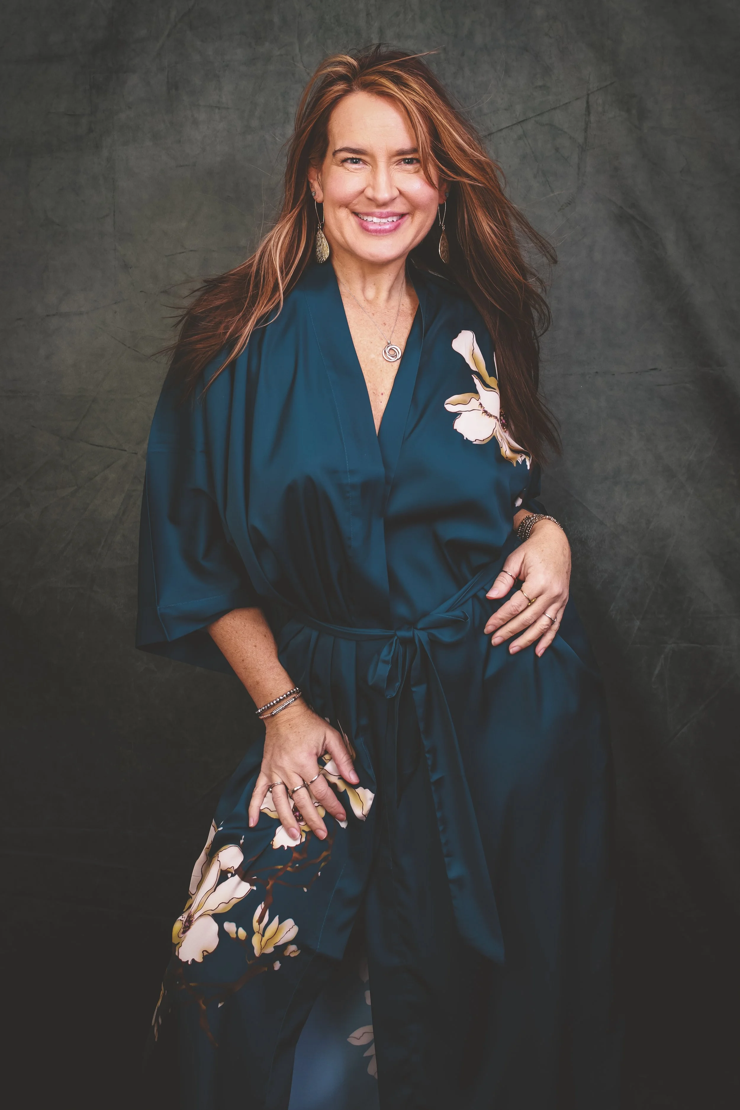 modest boudoir self portrait of KL Portrait Art, portrait artist and brand architect photographer