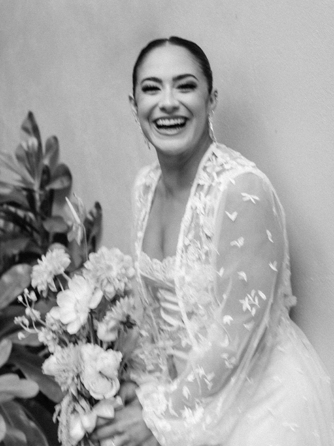 In black and white, the day distills to what&rsquo;s real.

No color, no distractions,
just honest moments unfolding in a space,
the way they were meant to happen.

A documentary approach, because emotions need to be remembered.

Captured at Secrets 