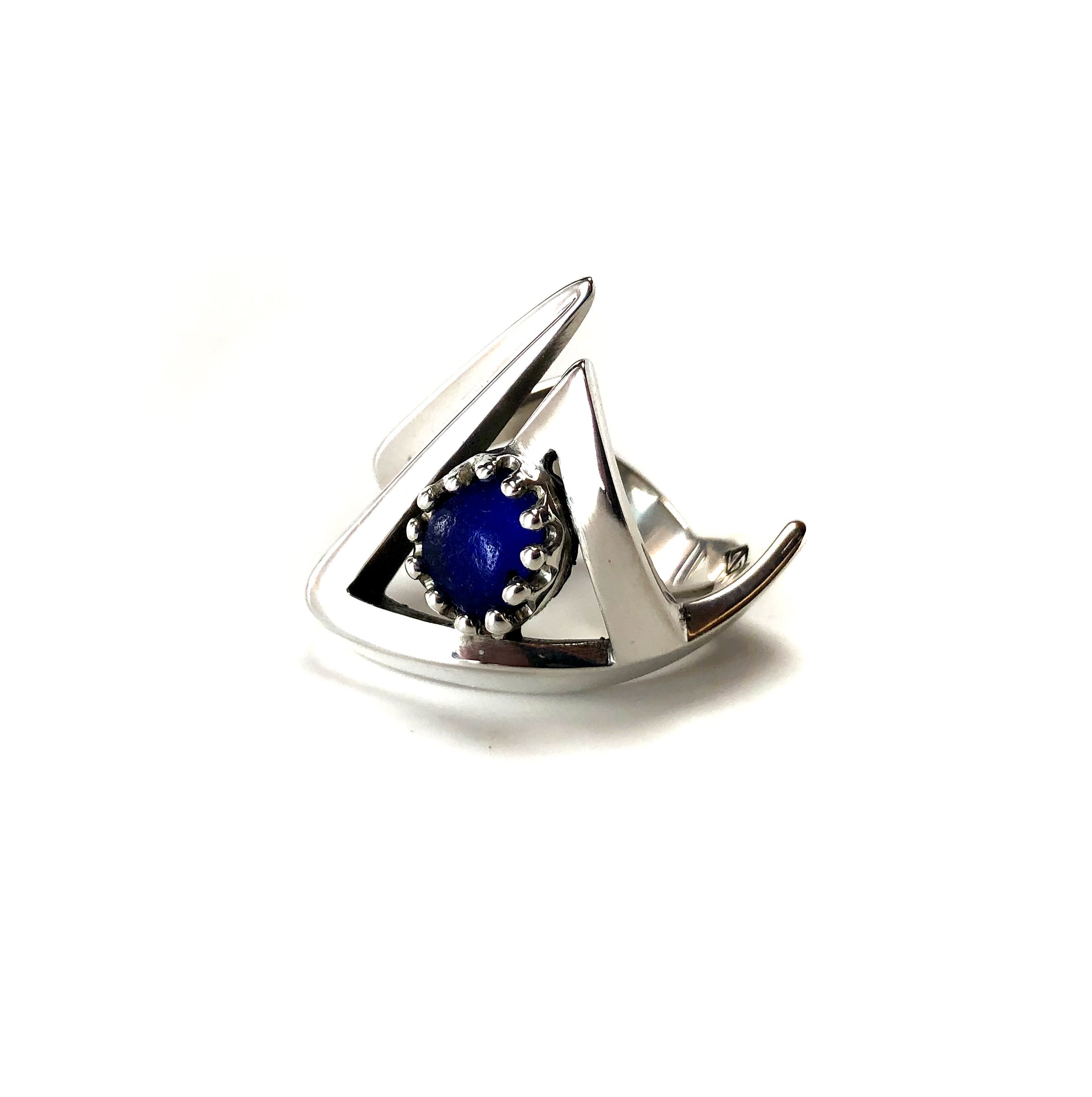 36.BlueTriangle_05.jpg