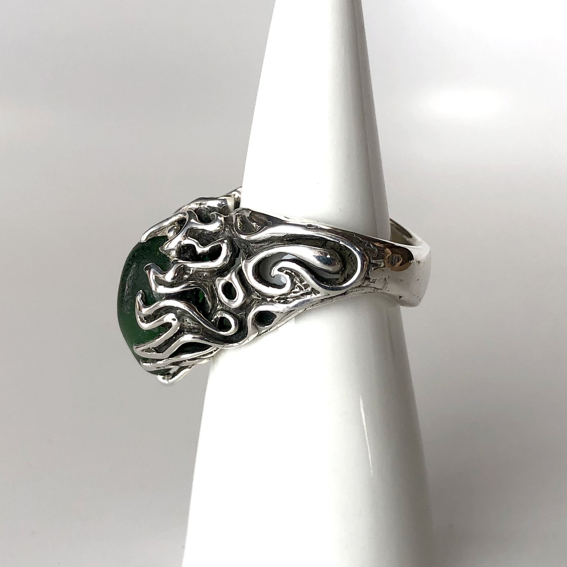 25.DarkGreenFlames_01.jpg