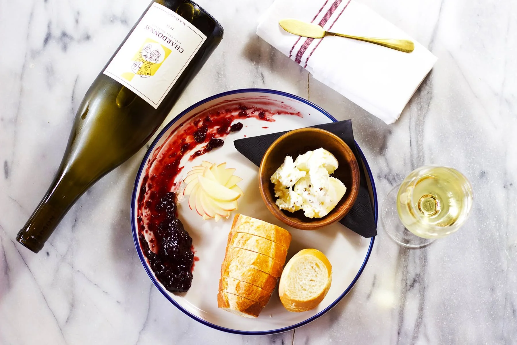 Chilly Sundays = cozy sweaters, cheese plates and chardonnay.  This counts as brunch, right?

Mix up the morning routine; there are no rules 🥂

 #capitolhillsfinest