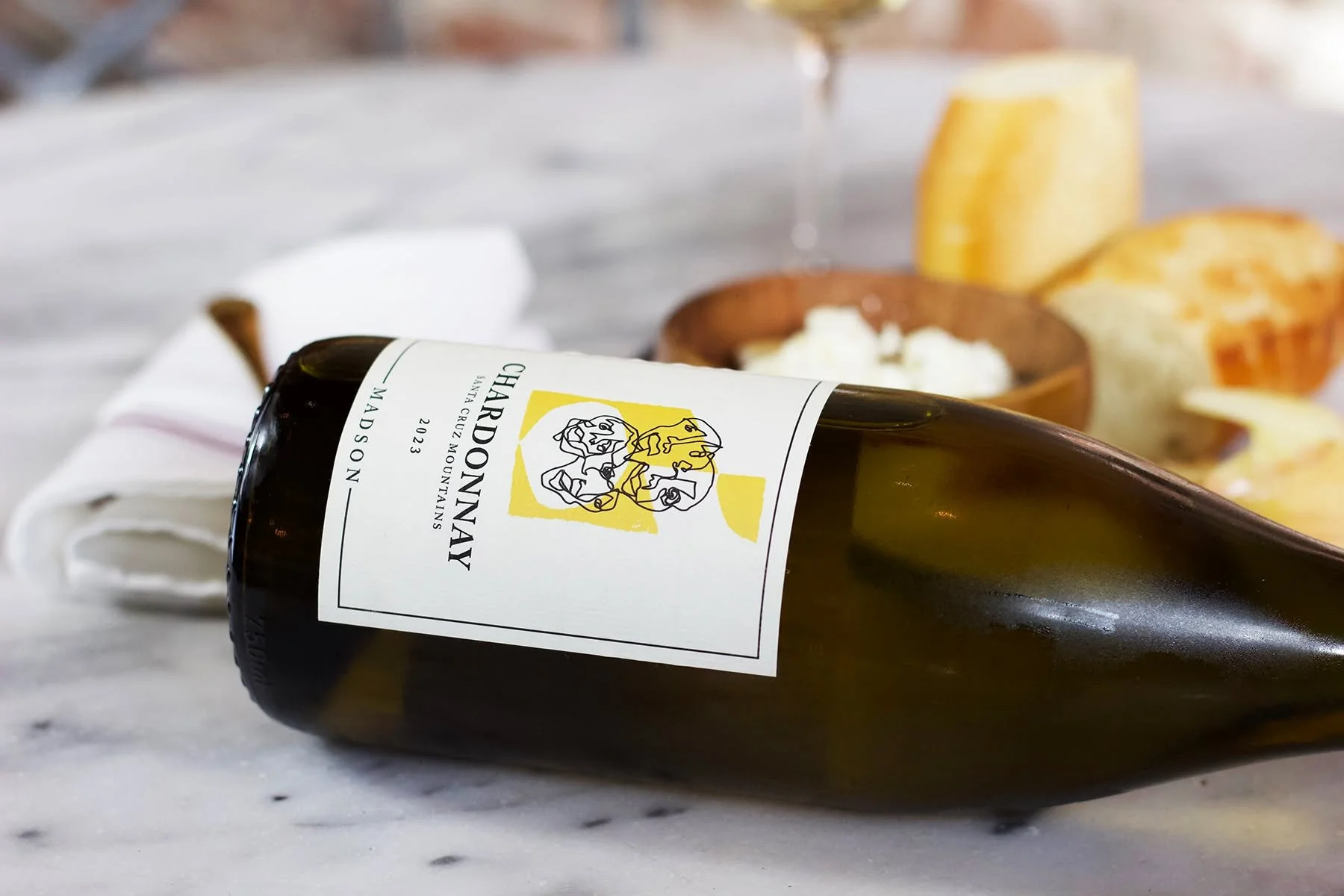Chardonnay on a Sunday - Saying &ldquo;just one glass&rdquo; with the confidence of someone with nowhere to be 🥂

Madson Chardonnay:
Electric acidity balanced with a giving softness in the mid-palate. Rich yet focused, bright yet ripe. Fresh flavors