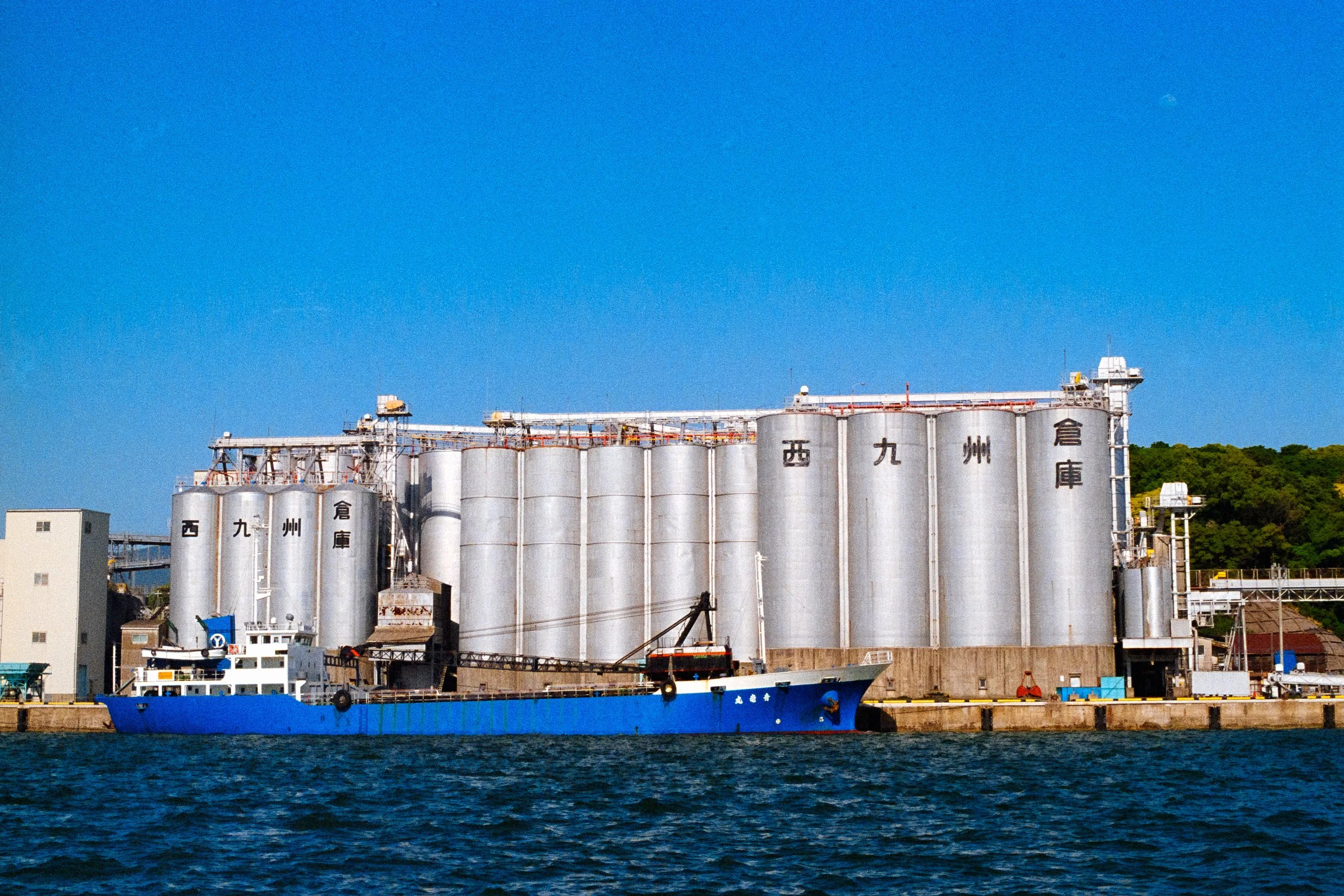 grain silos-positive.jpg